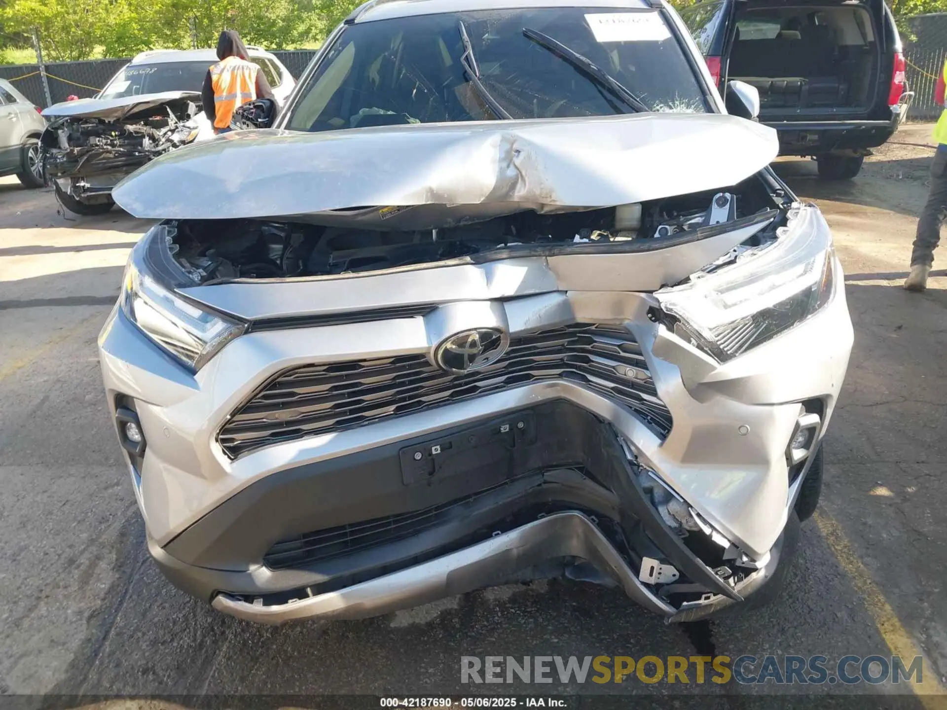 17 Photograph of a damaged car 2T3N1RFV1PC390107 TOYOTA RAV4 2023