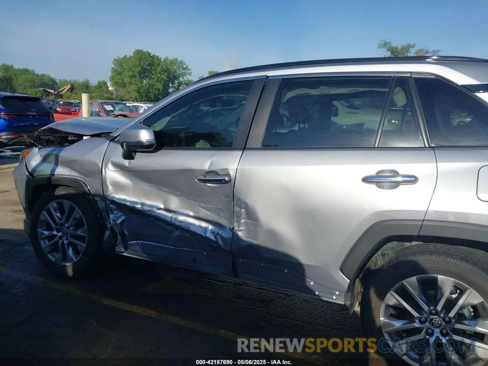 6 Photograph of a damaged car 2T3N1RFV1PC390107 TOYOTA RAV4 2023