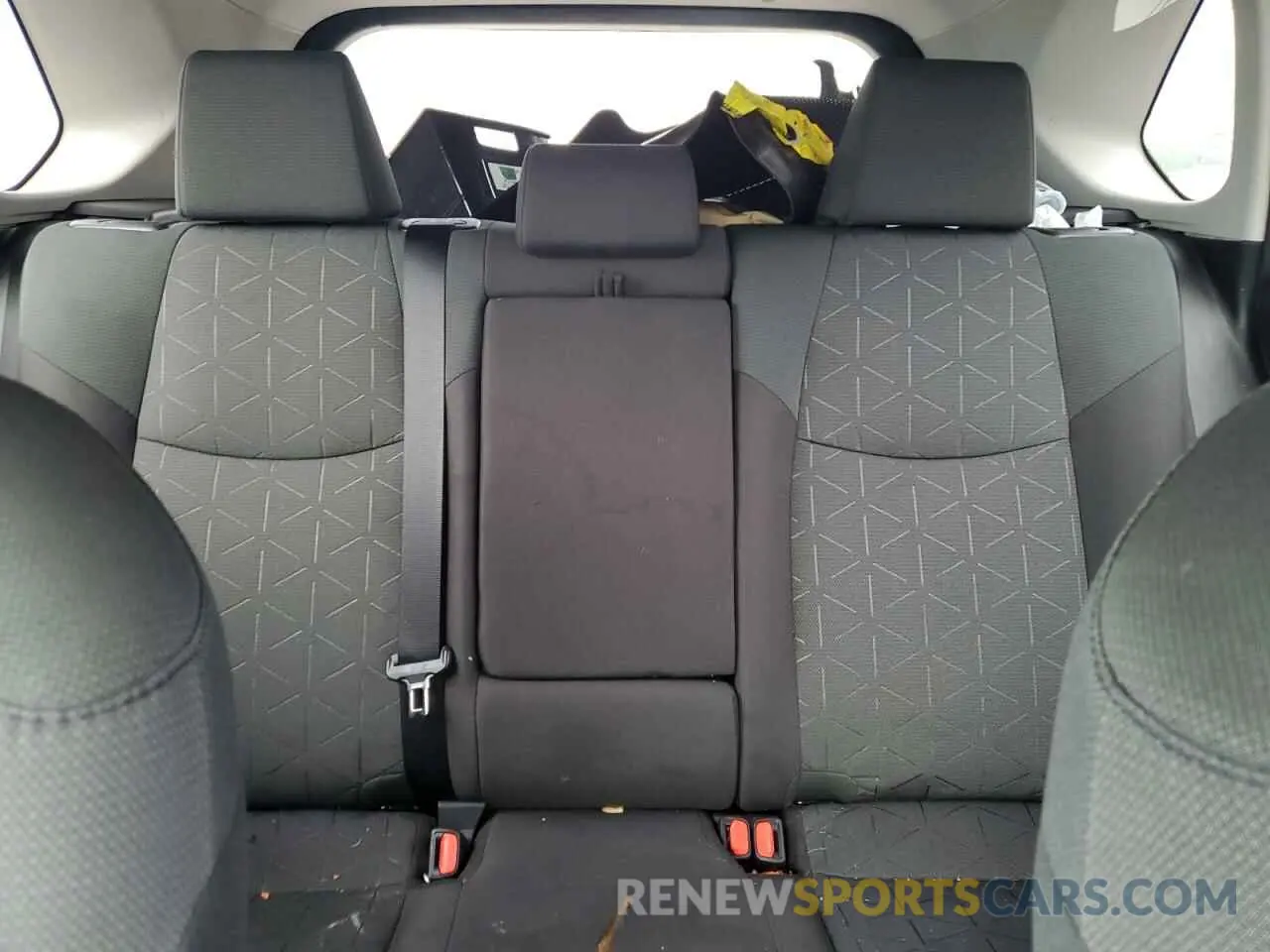 10 Photograph of a damaged car 2T3P1RFV0PW362015 TOYOTA RAV4 2023