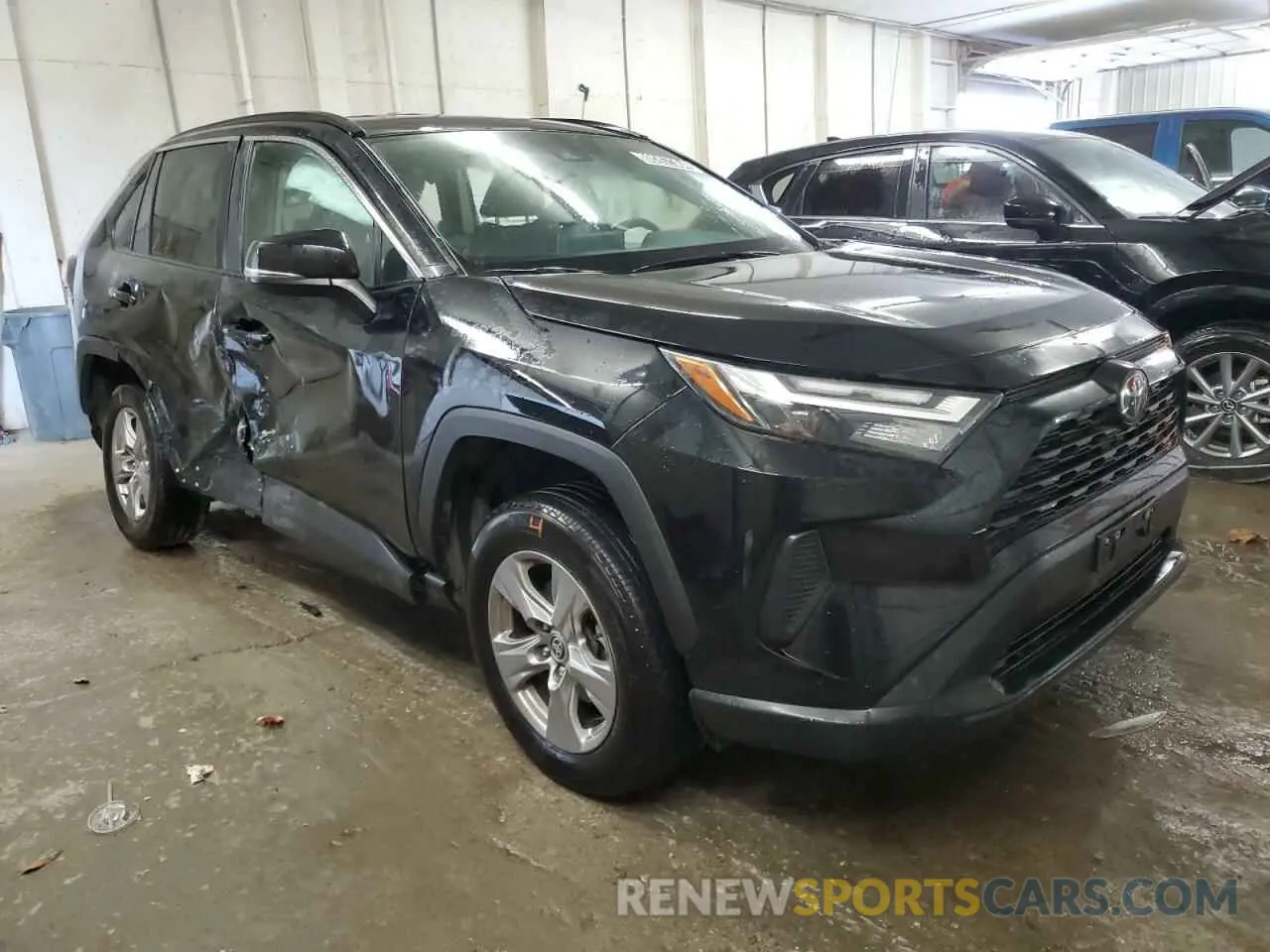4 Photograph of a damaged car 2T3P1RFV0PW390932 TOYOTA RAV4 2023