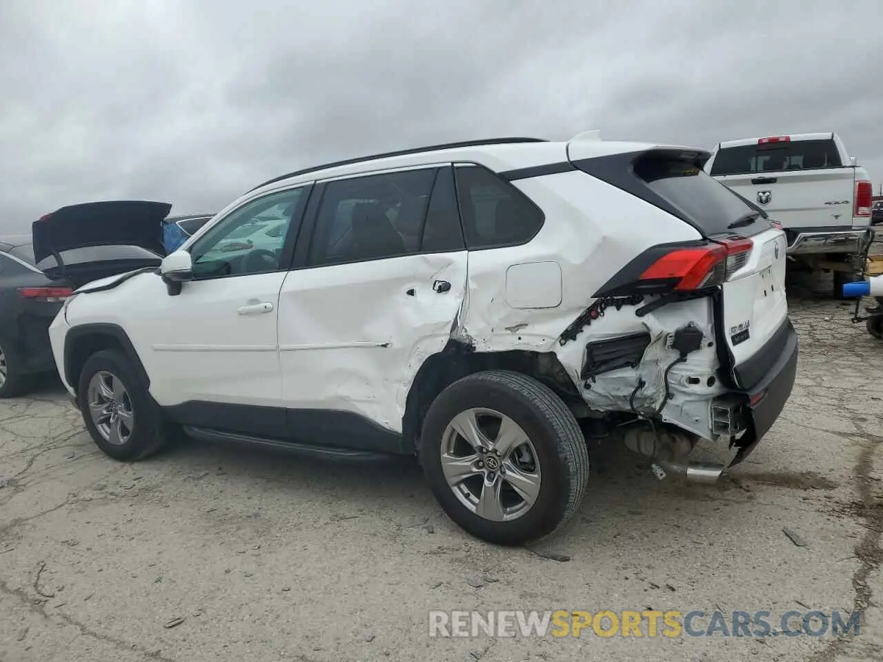 2 Photograph of a damaged car 2T3P1RFV1PC371193 TOYOTA RAV4 2023