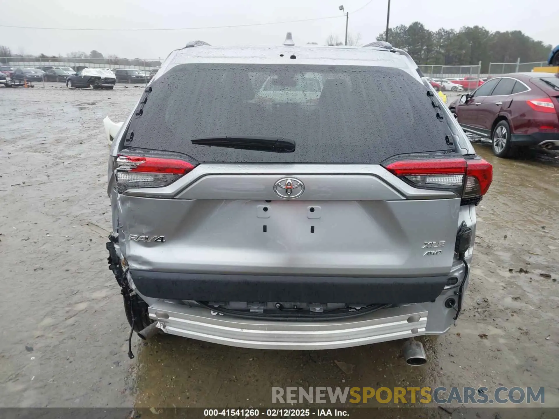 17 Photograph of a damaged car 2T3P1RFV1PW358913 TOYOTA RAV4 2023