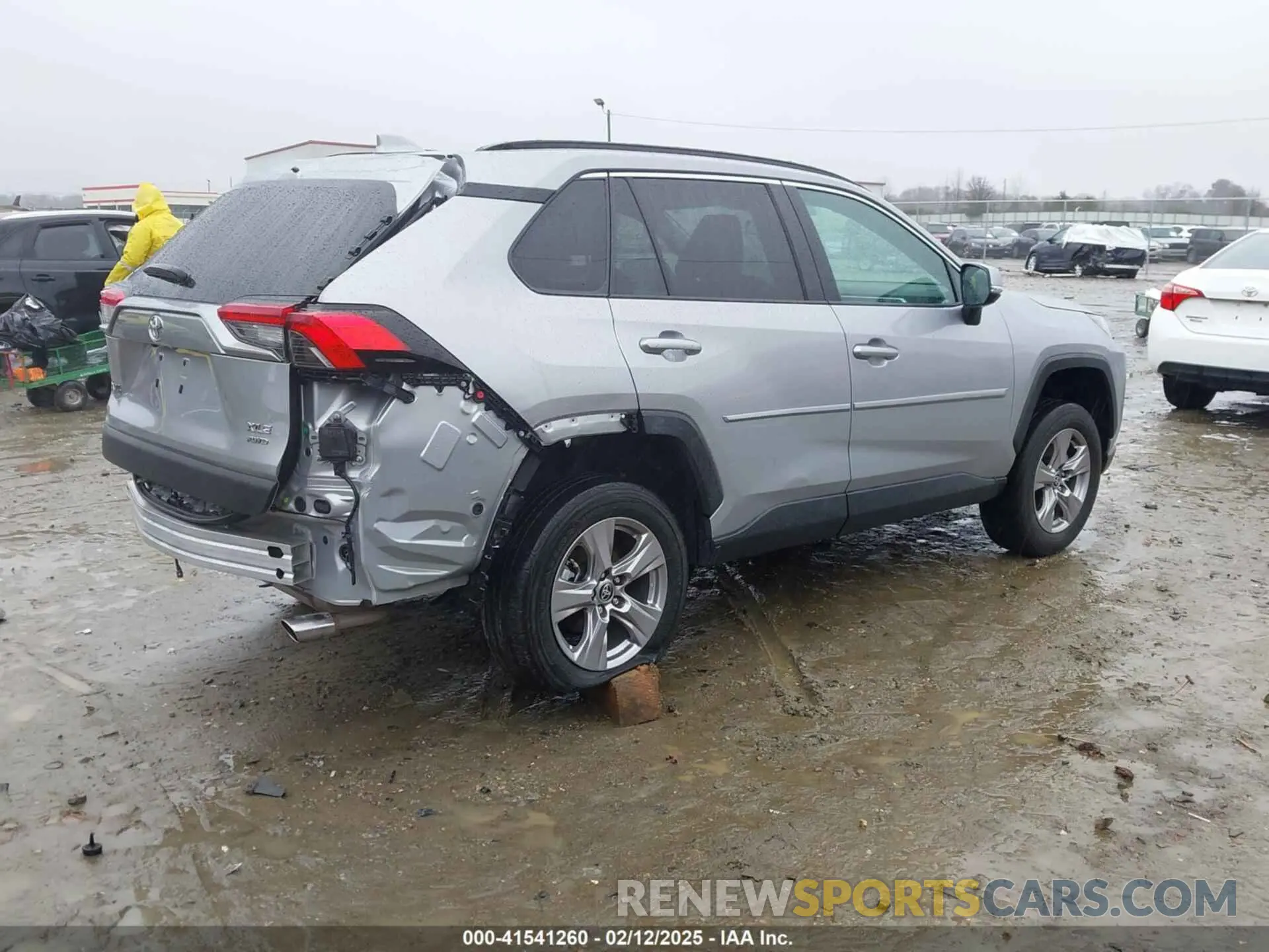 4 Photograph of a damaged car 2T3P1RFV1PW358913 TOYOTA RAV4 2023