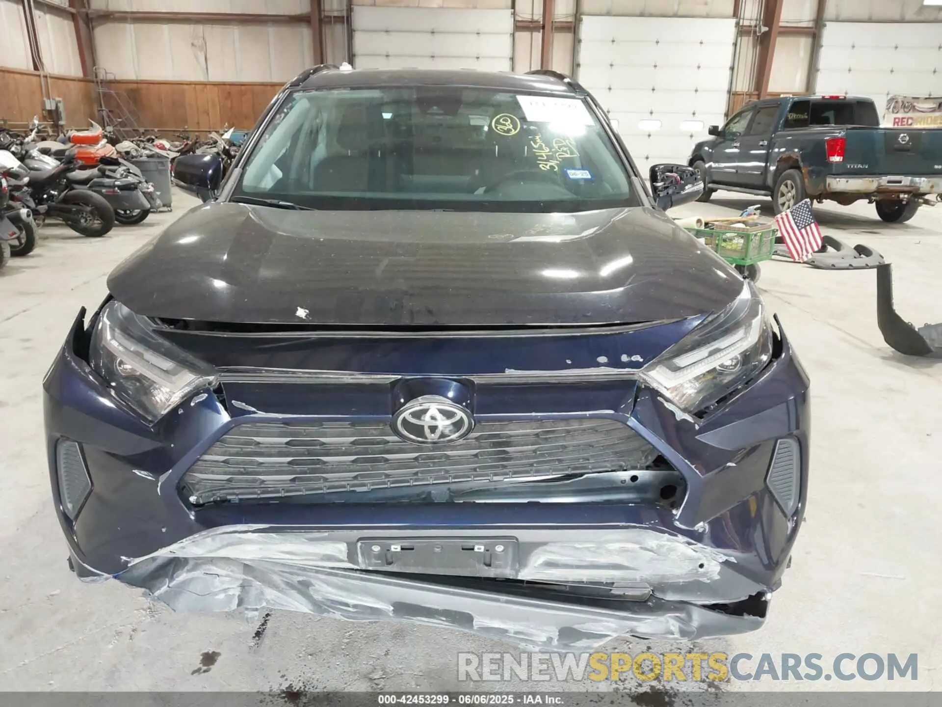 12 Photograph of a damaged car 2T3P1RFV1PW366977 TOYOTA RAV4 2023