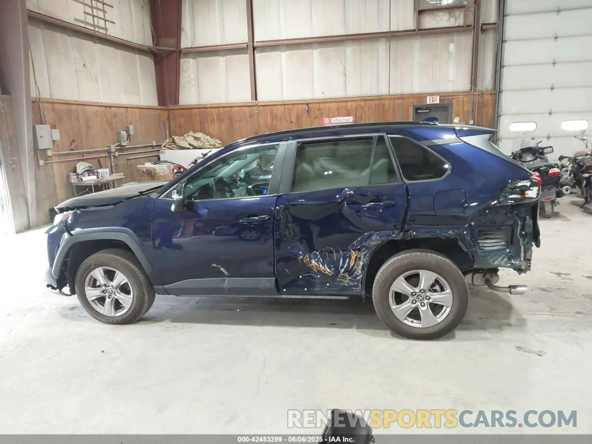 14 Photograph of a damaged car 2T3P1RFV1PW366977 TOYOTA RAV4 2023