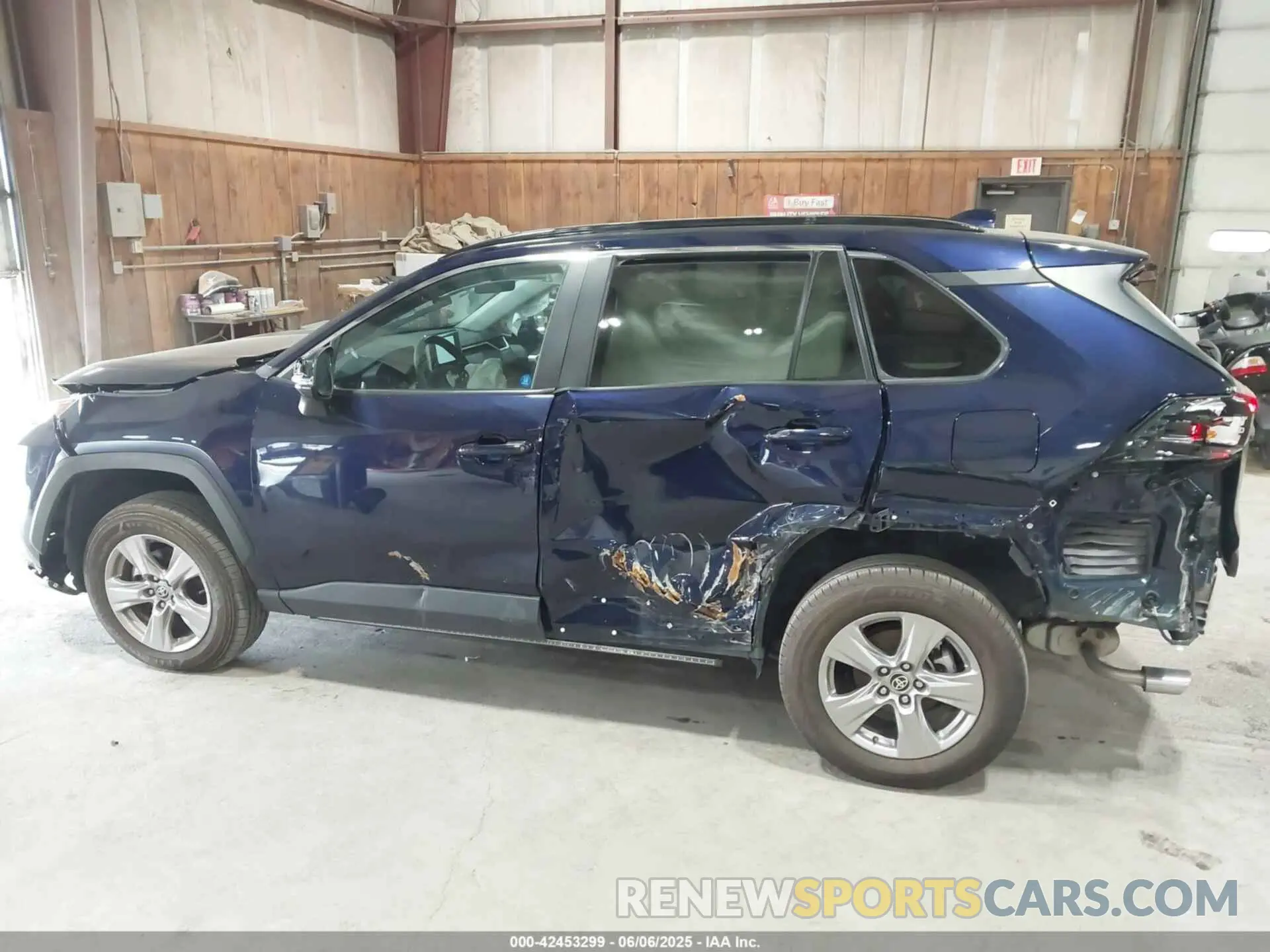 17 Photograph of a damaged car 2T3P1RFV1PW366977 TOYOTA RAV4 2023