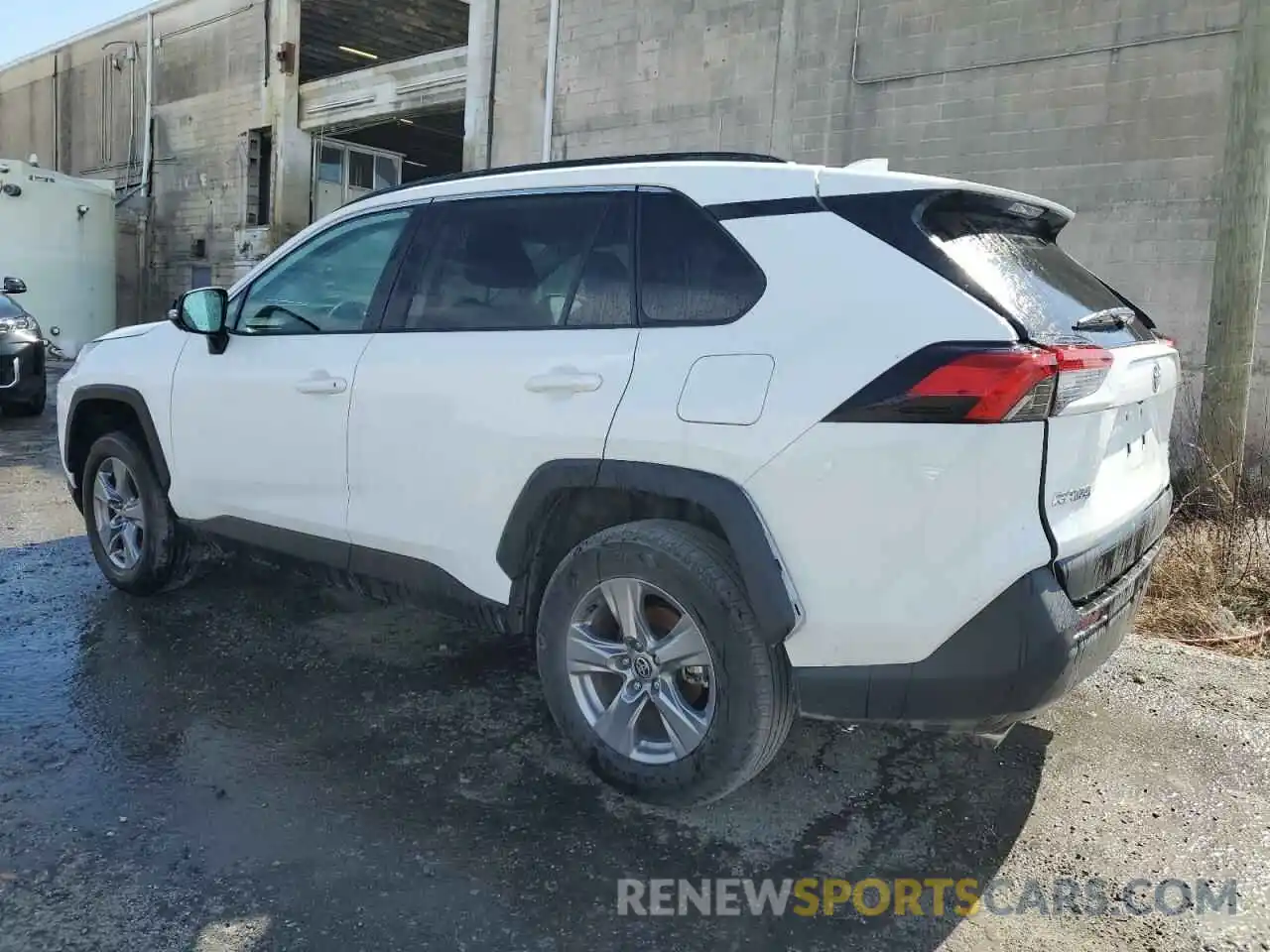 2 Photograph of a damaged car 2T3P1RFV1PW368633 TOYOTA RAV4 2023