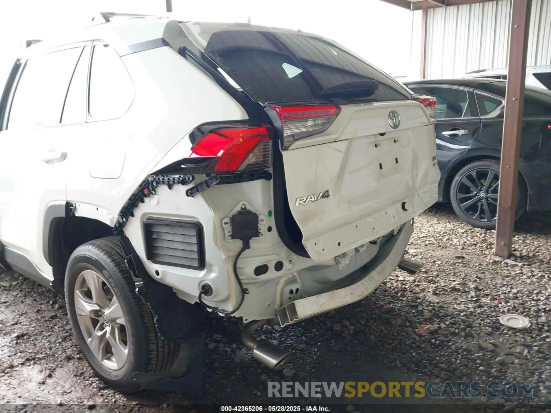 12 Photograph of a damaged car 2T3P1RFV2PC347498 TOYOTA RAV4 2023