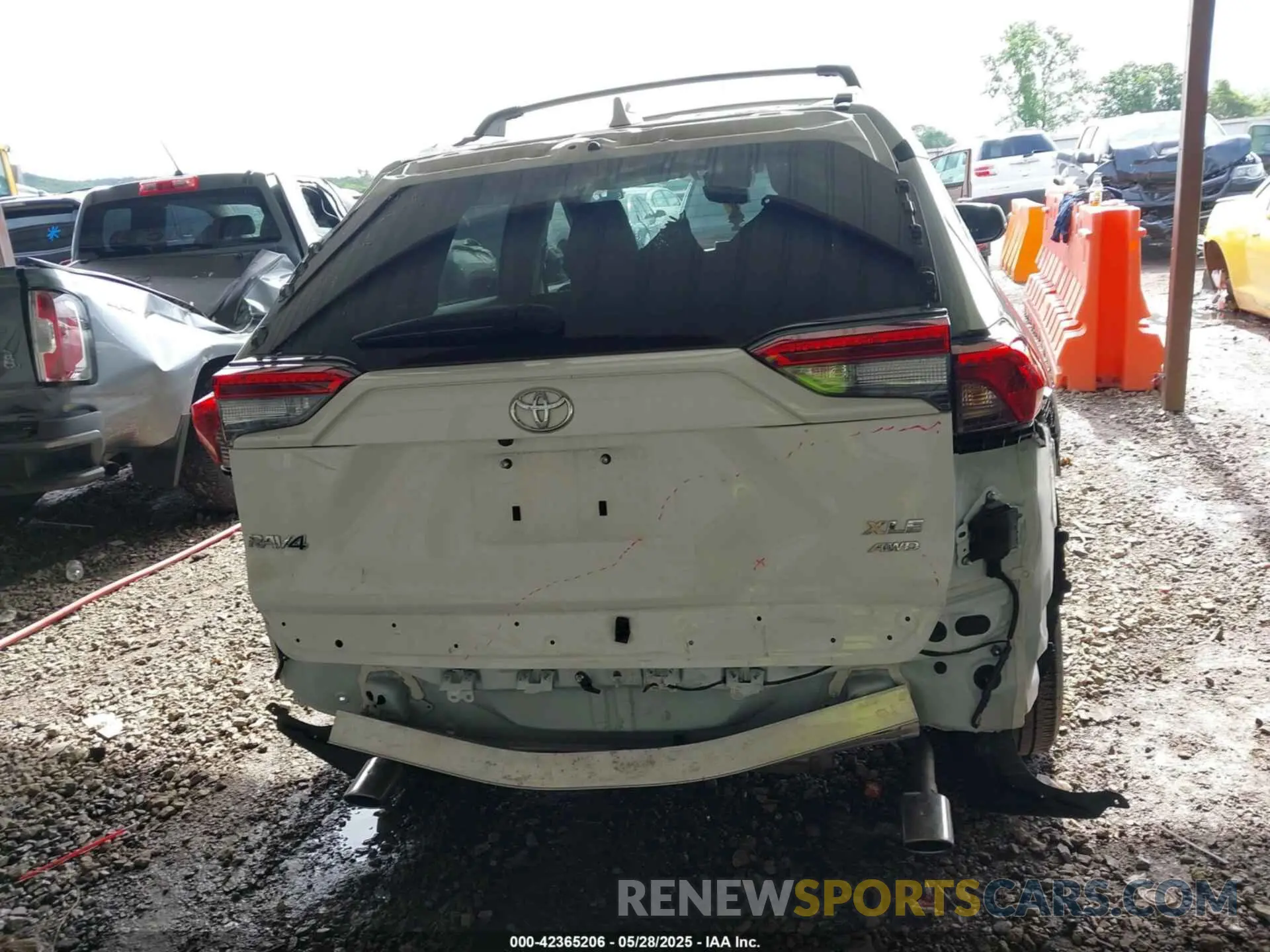 17 Photograph of a damaged car 2T3P1RFV2PC347498 TOYOTA RAV4 2023