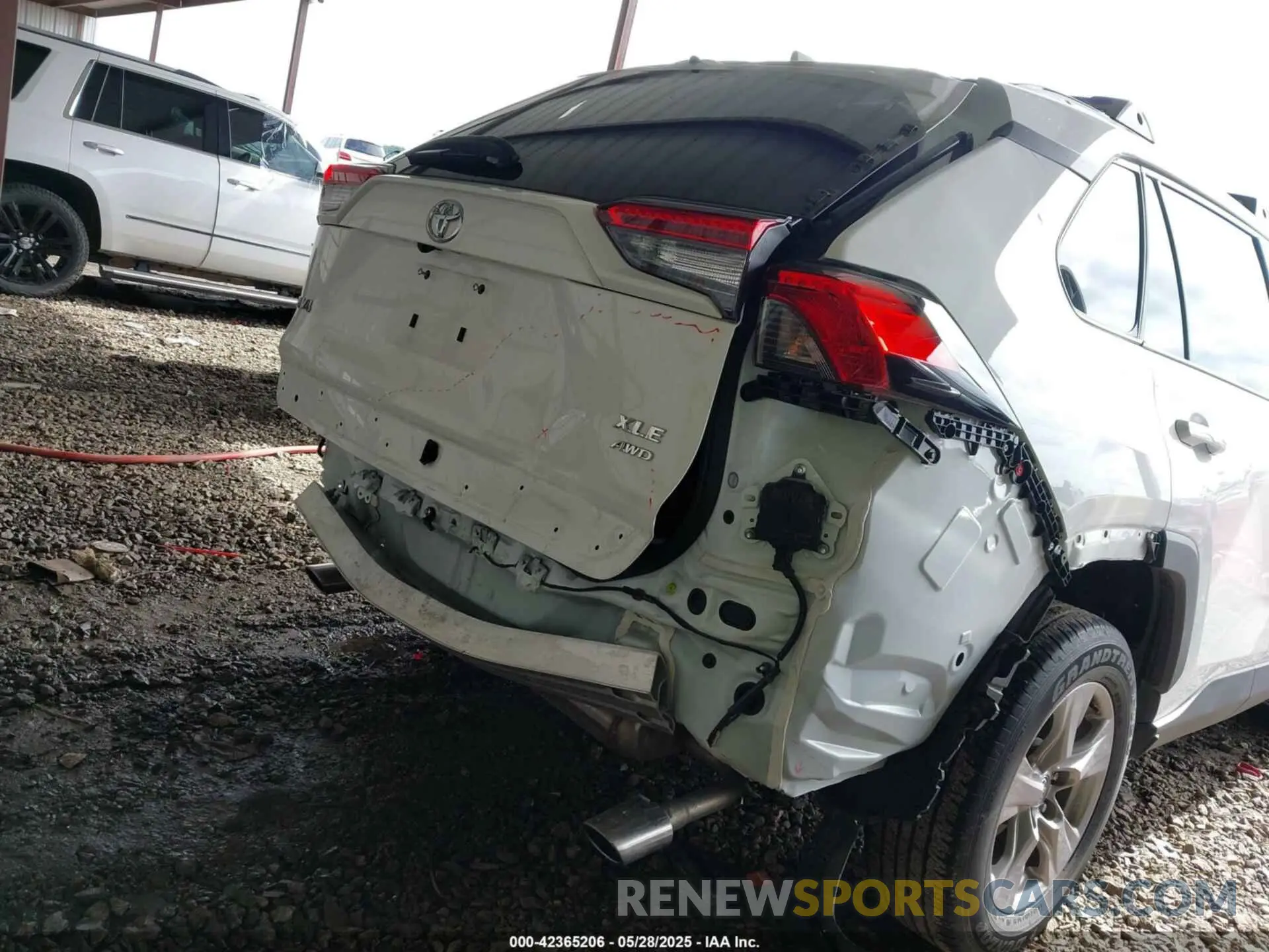 22 Photograph of a damaged car 2T3P1RFV2PC347498 TOYOTA RAV4 2023