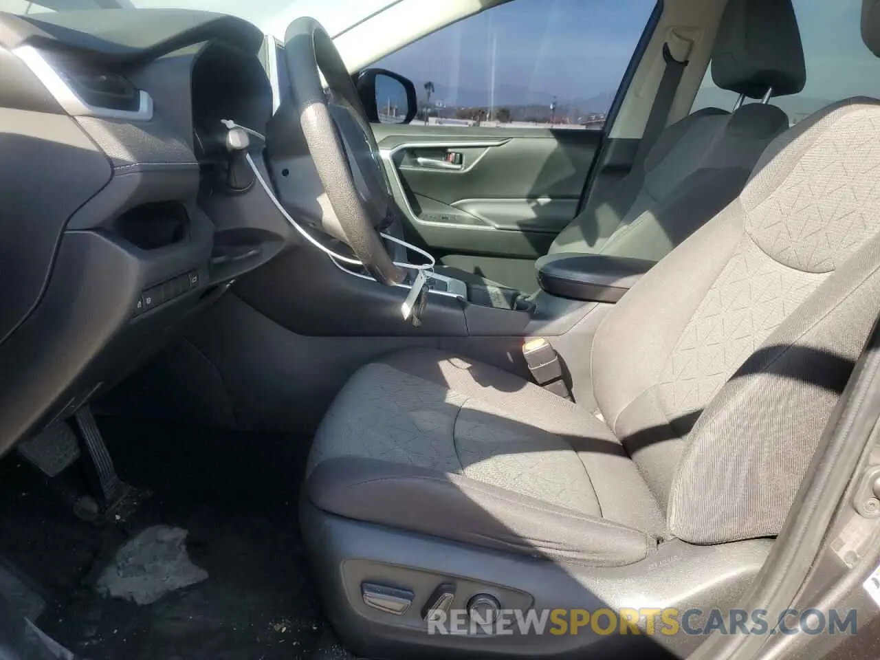 7 Photograph of a damaged car 2T3P1RFV3PC368666 TOYOTA RAV4 2023