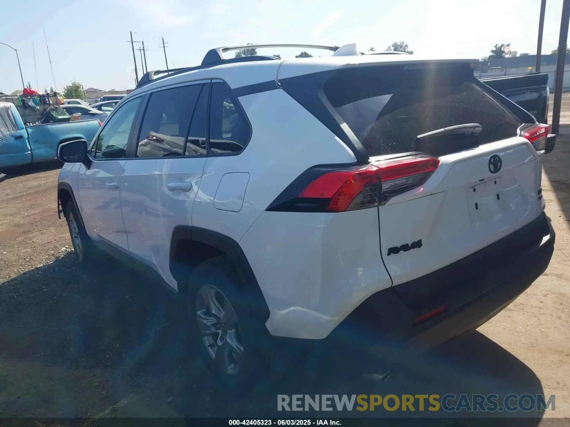3 Photograph of a damaged car 2T3P1RFV4PC361287 TOYOTA RAV4 2023