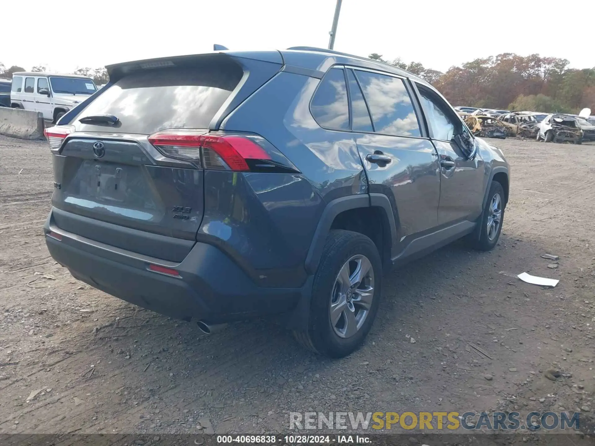 4 Photograph of a damaged car 2T3P1RFV4PW392358 TOYOTA RAV4 2023