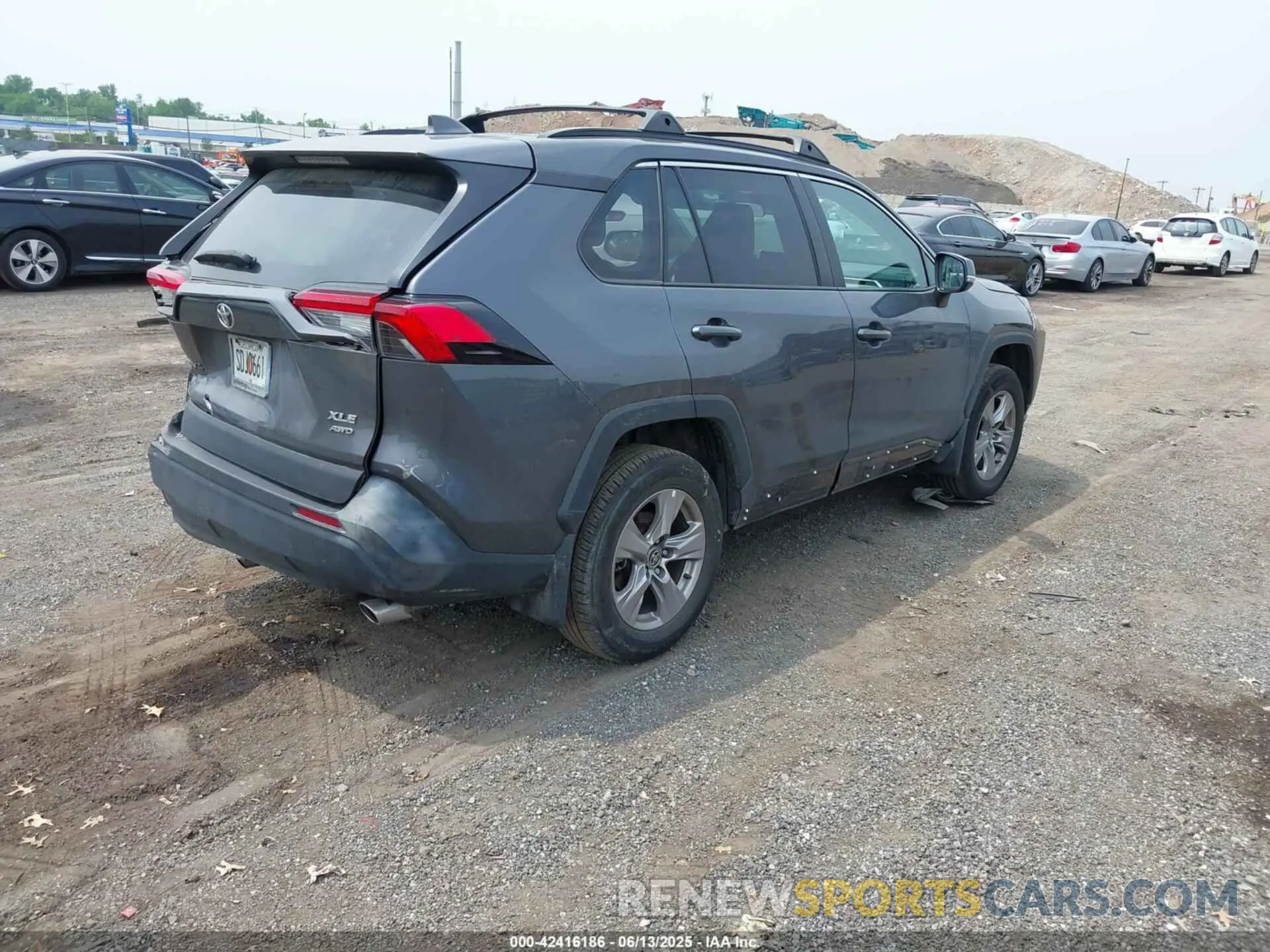4 Photograph of a damaged car 2T3P1RFV5PC369009 TOYOTA RAV4 2023
