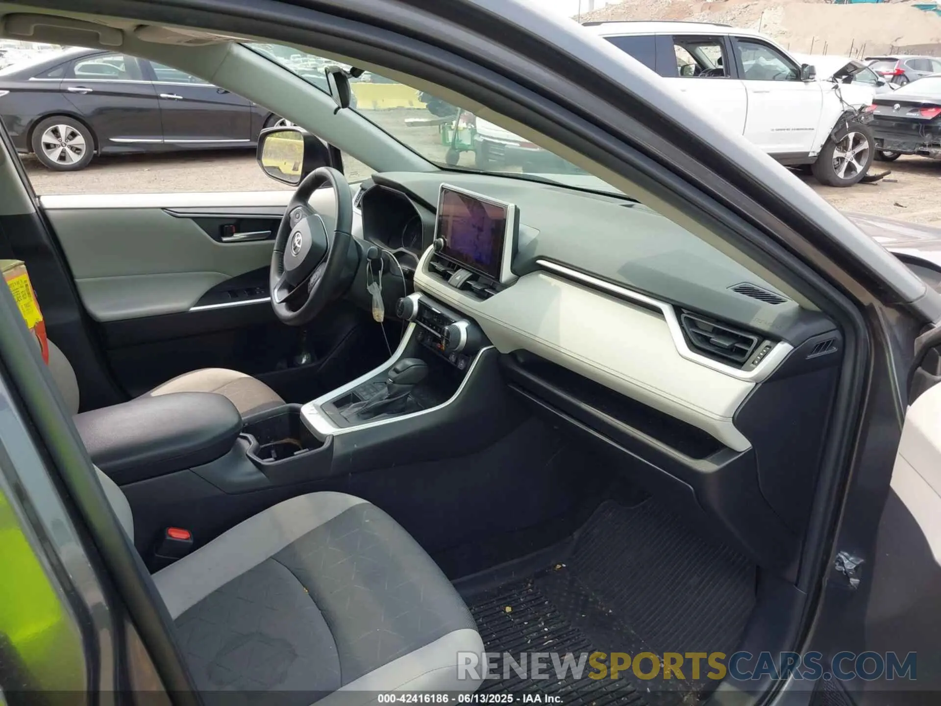 5 Photograph of a damaged car 2T3P1RFV5PC369009 TOYOTA RAV4 2023