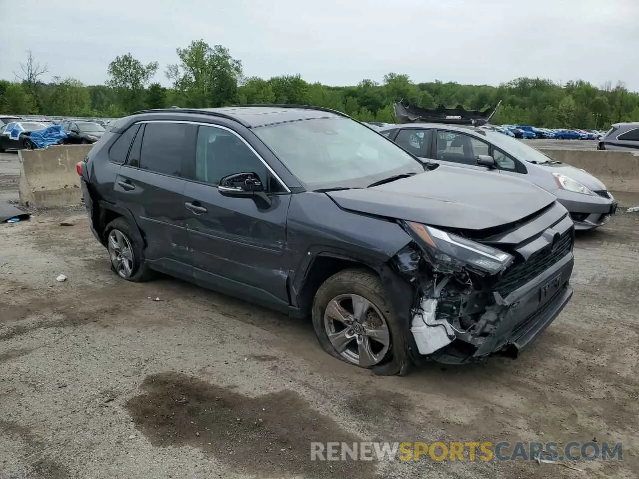 4 Photograph of a damaged car 2T3P1RFV5PW358560 TOYOTA RAV4 2023