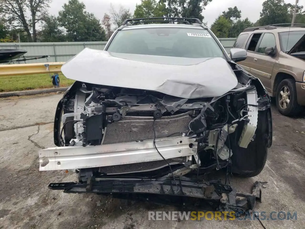 5 Photograph of a damaged car 2T3P1RFV5PW364391 TOYOTA RAV4 2023