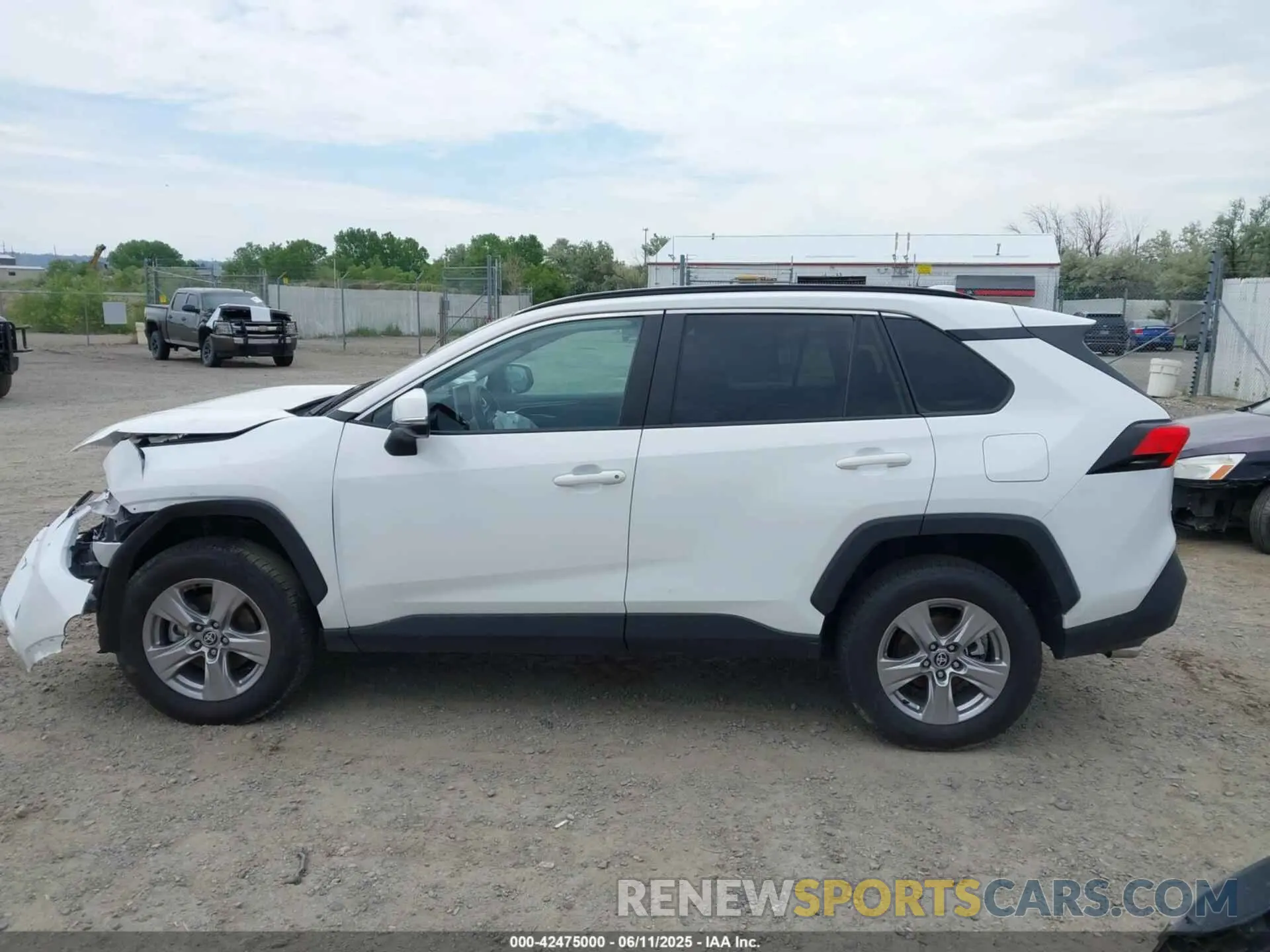 14 Photograph of a damaged car 2T3P1RFV5PW376458 TOYOTA RAV4 2023