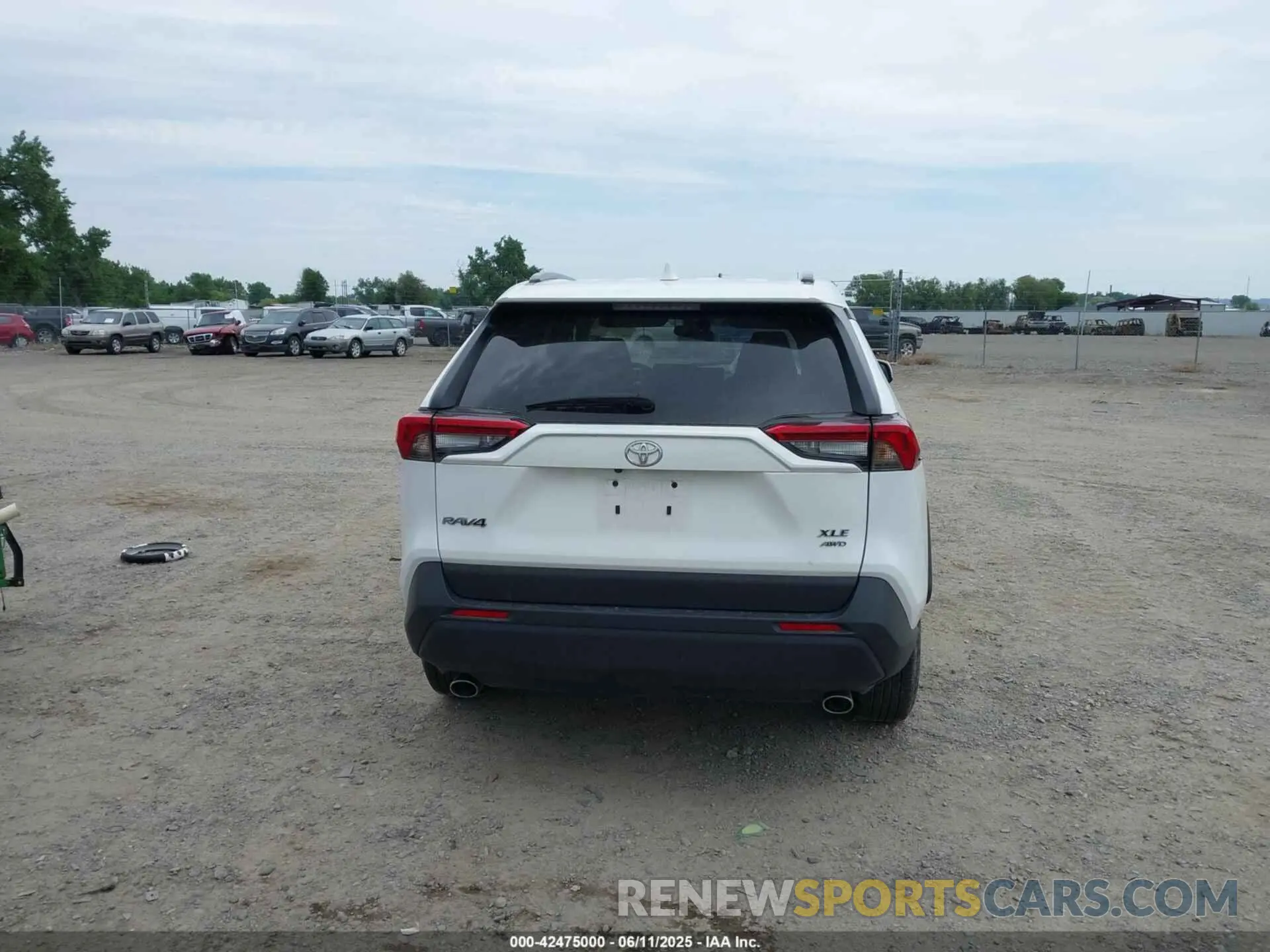 16 Photograph of a damaged car 2T3P1RFV5PW376458 TOYOTA RAV4 2023
