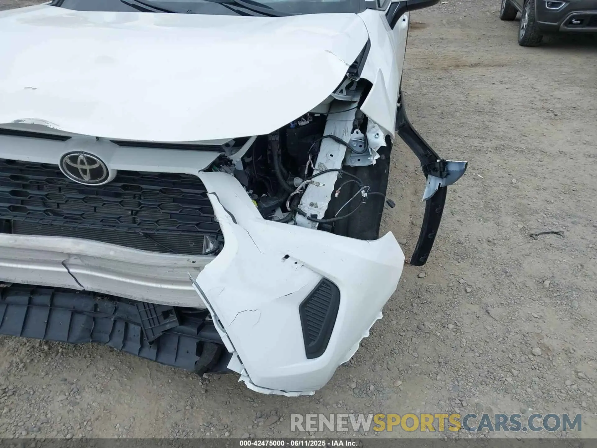 17 Photograph of a damaged car 2T3P1RFV5PW376458 TOYOTA RAV4 2023
