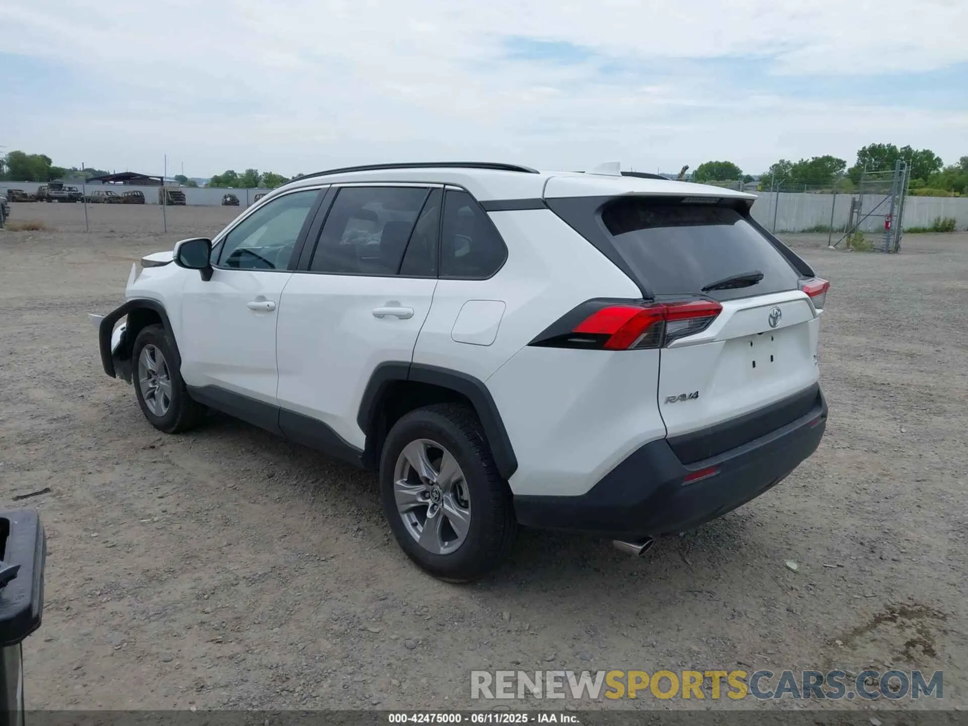 3 Photograph of a damaged car 2T3P1RFV5PW376458 TOYOTA RAV4 2023