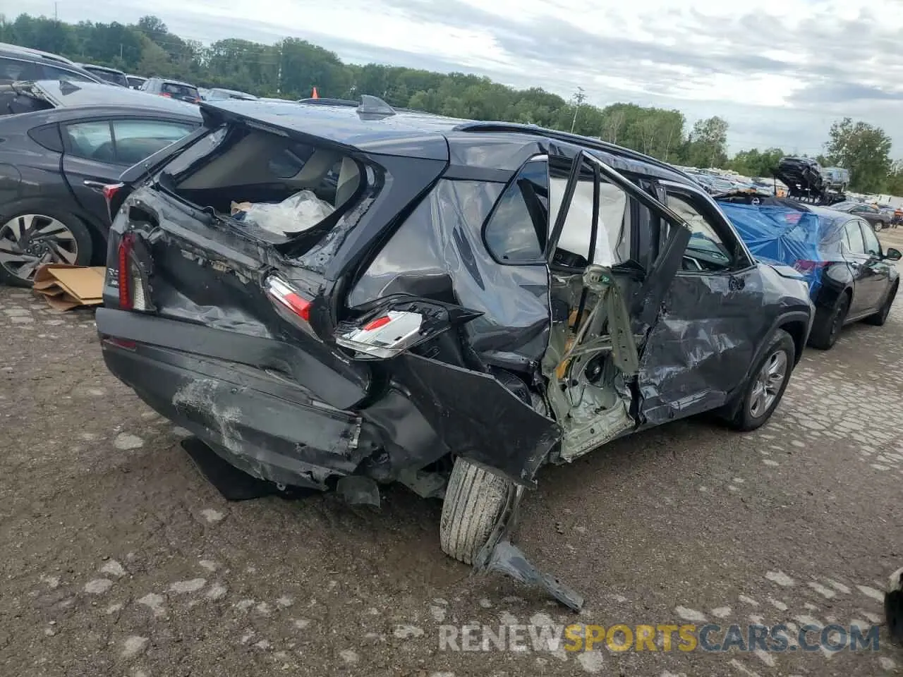 3 Photograph of a damaged car 2T3P1RFV5PW380798 TOYOTA RAV4 2023