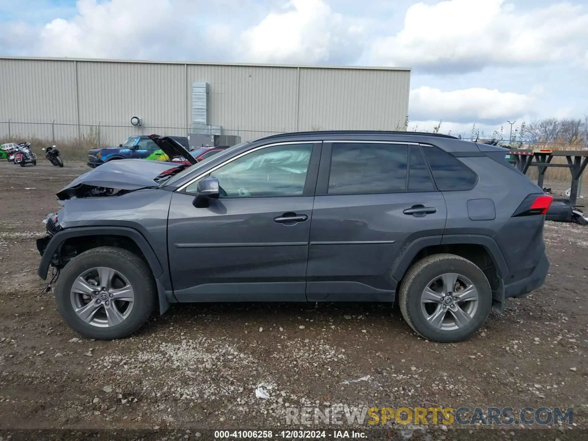 13 Photograph of a damaged car 2T3P1RFV5PW403481 TOYOTA RAV4 2023
