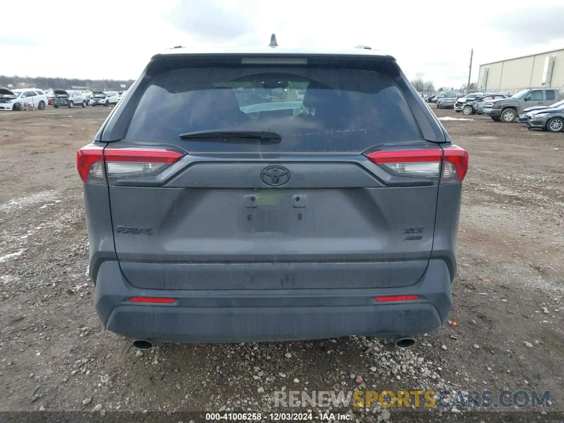 15 Photograph of a damaged car 2T3P1RFV5PW403481 TOYOTA RAV4 2023