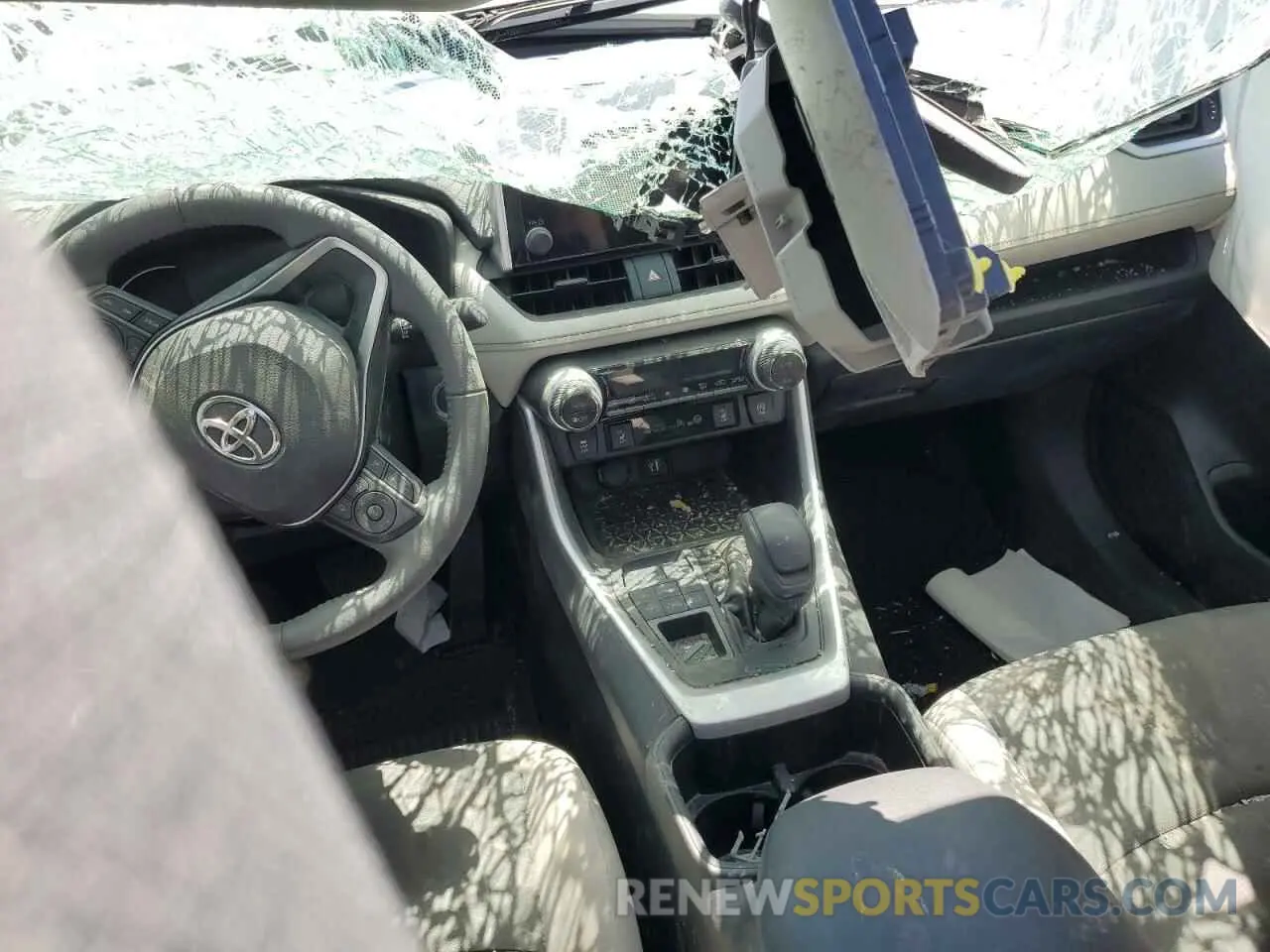 8 Photograph of a damaged car 2T3P1RFV6PC331031 TOYOTA RAV4 2023