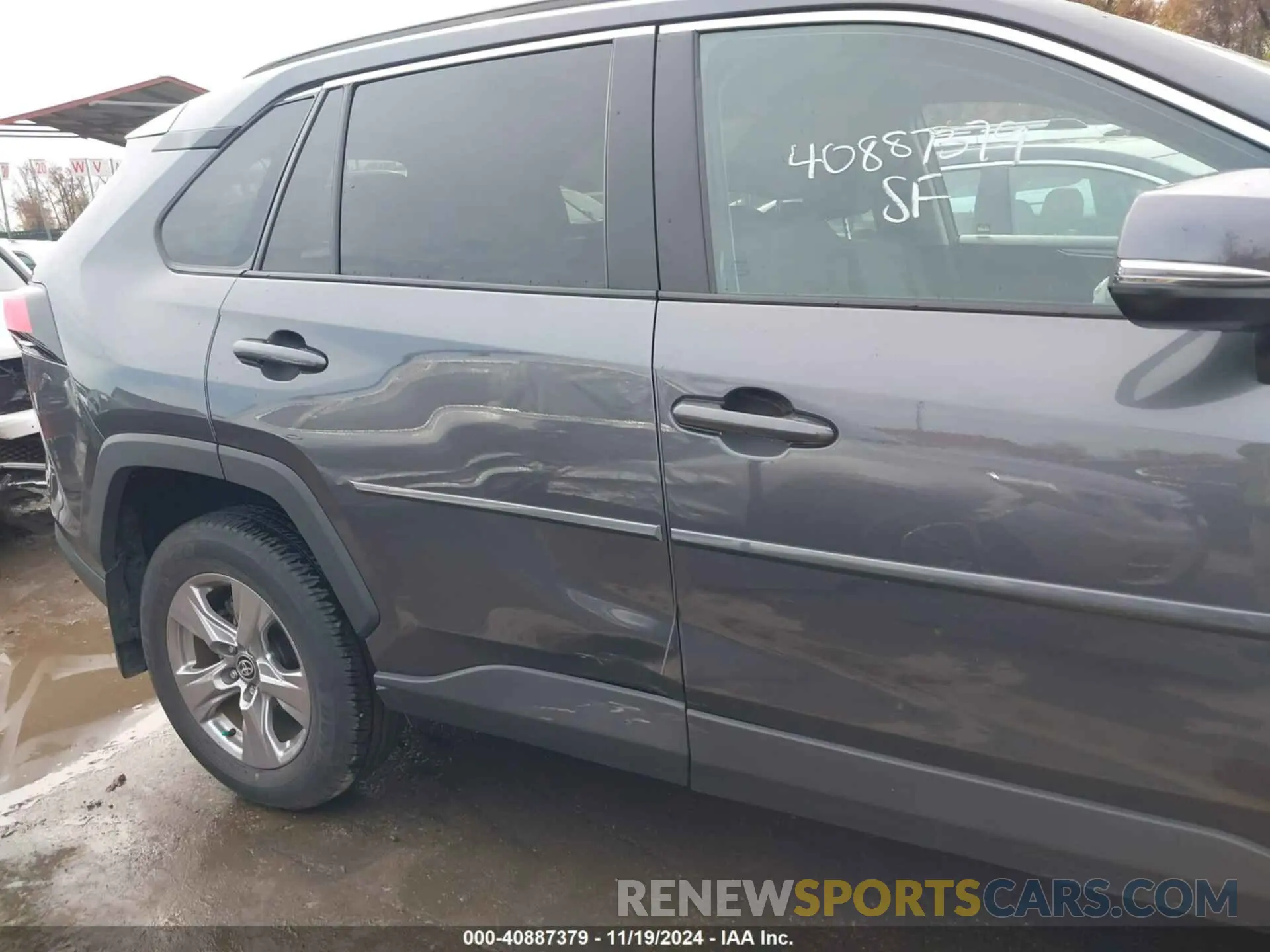 18 Photograph of a damaged car 2T3P1RFV6PC378267 TOYOTA RAV4 2023