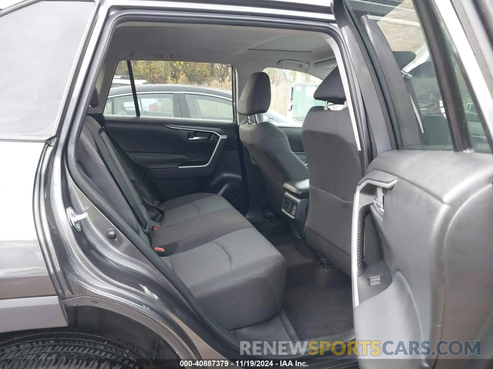 8 Photograph of a damaged car 2T3P1RFV6PC378267 TOYOTA RAV4 2023