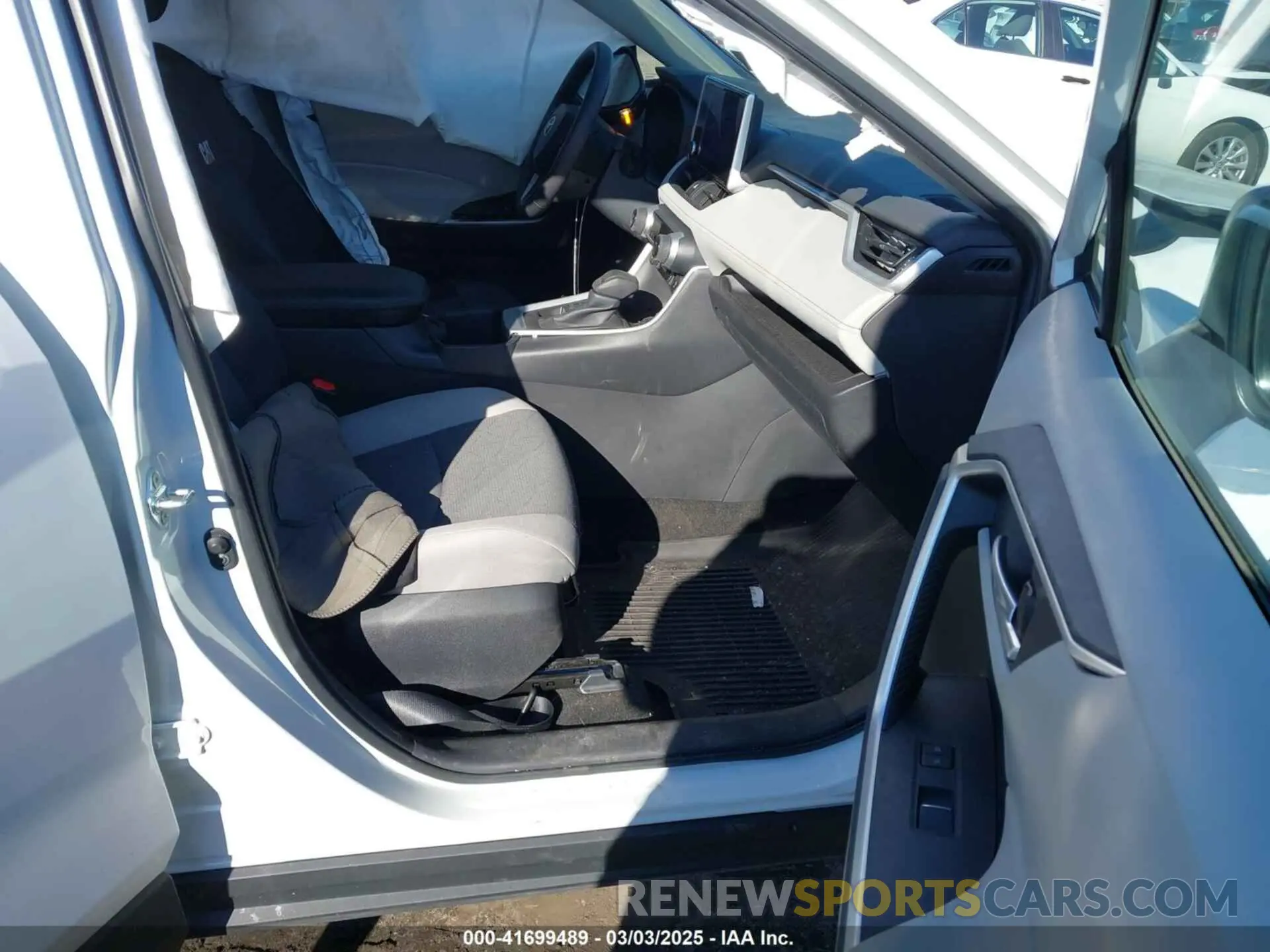 5 Photograph of a damaged car 2T3P1RFV6PC380620 TOYOTA RAV4 2023