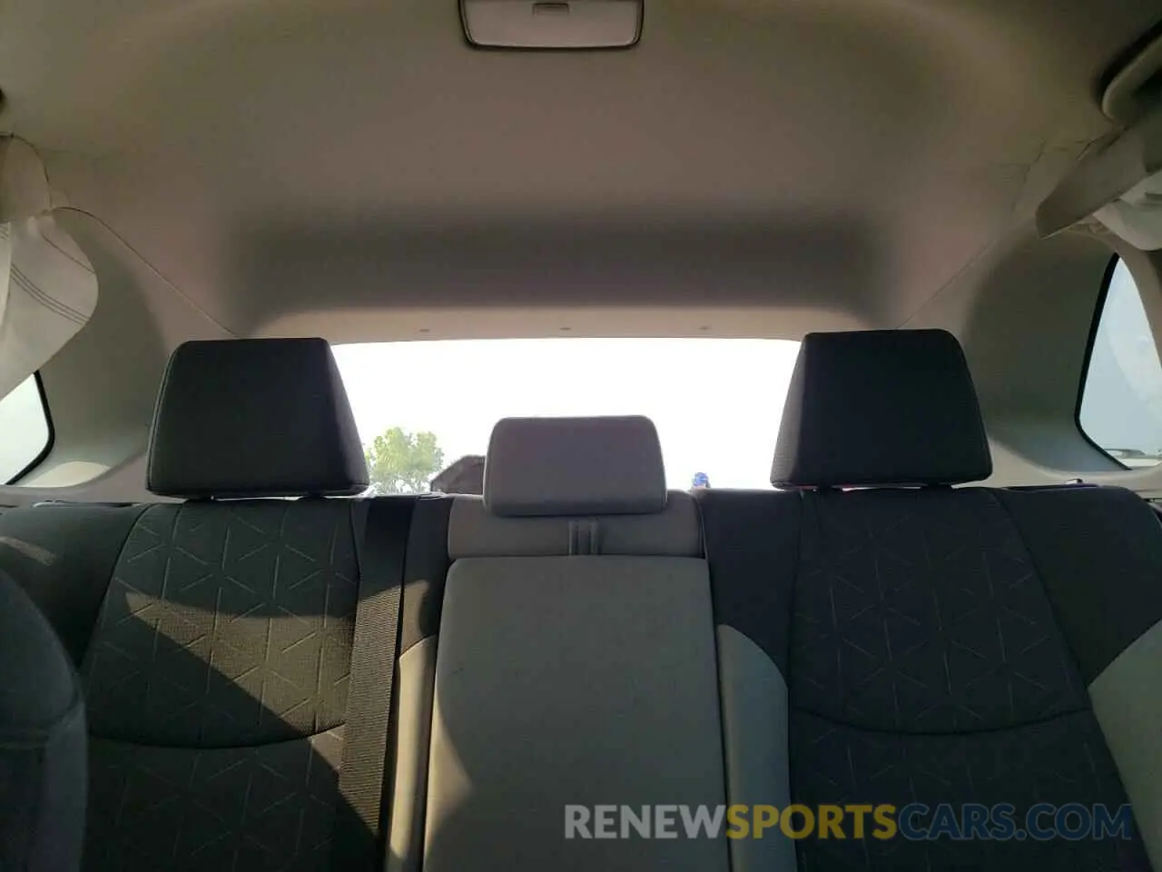 10 Photograph of a damaged car 2T3P1RFV6PW370183 TOYOTA RAV4 2023