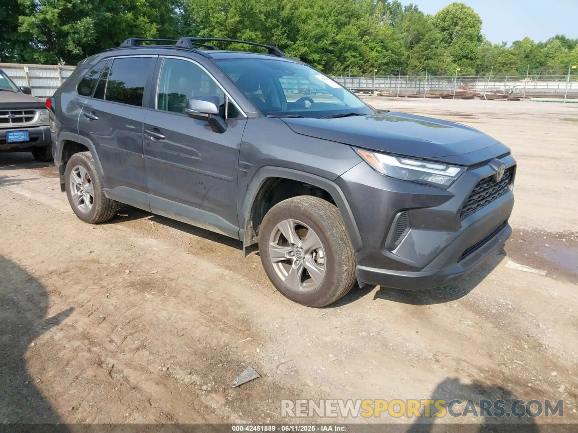1 Photograph of a damaged car 2T3P1RFV6PW399716 TOYOTA RAV4 2023