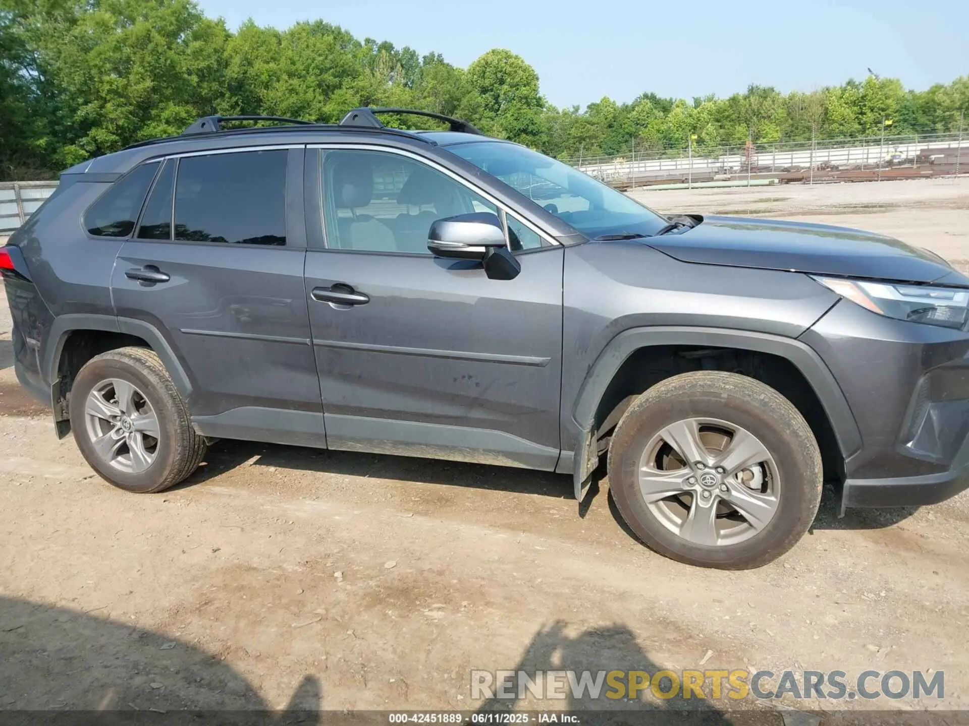 13 Photograph of a damaged car 2T3P1RFV6PW399716 TOYOTA RAV4 2023