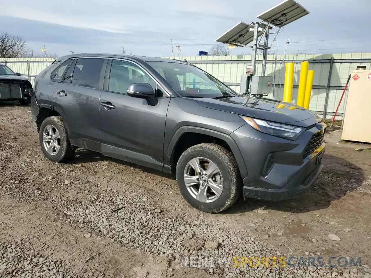 4 Photograph of a damaged car 2T3P1RFV7PC336304 TOYOTA RAV4 2023