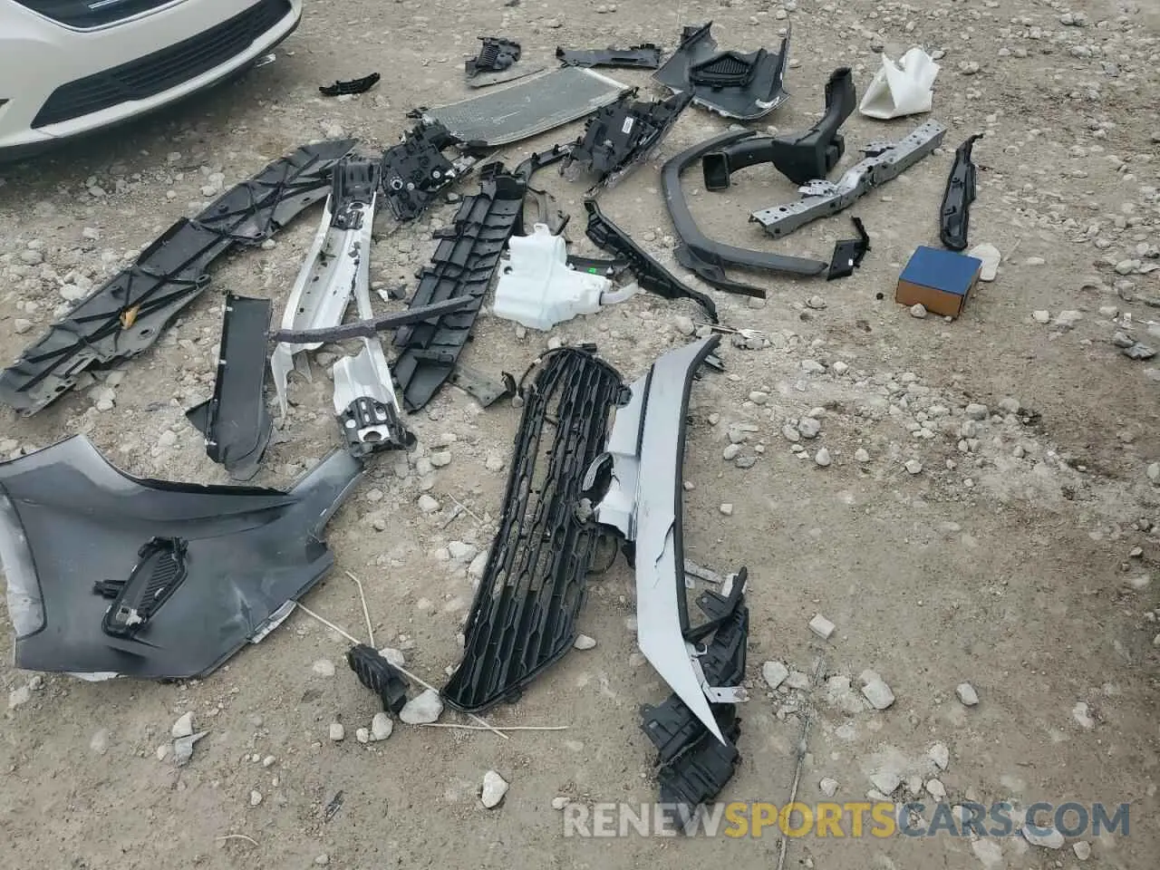 13 Photograph of a damaged car 2T3P1RFV7PC374681 TOYOTA RAV4 2023