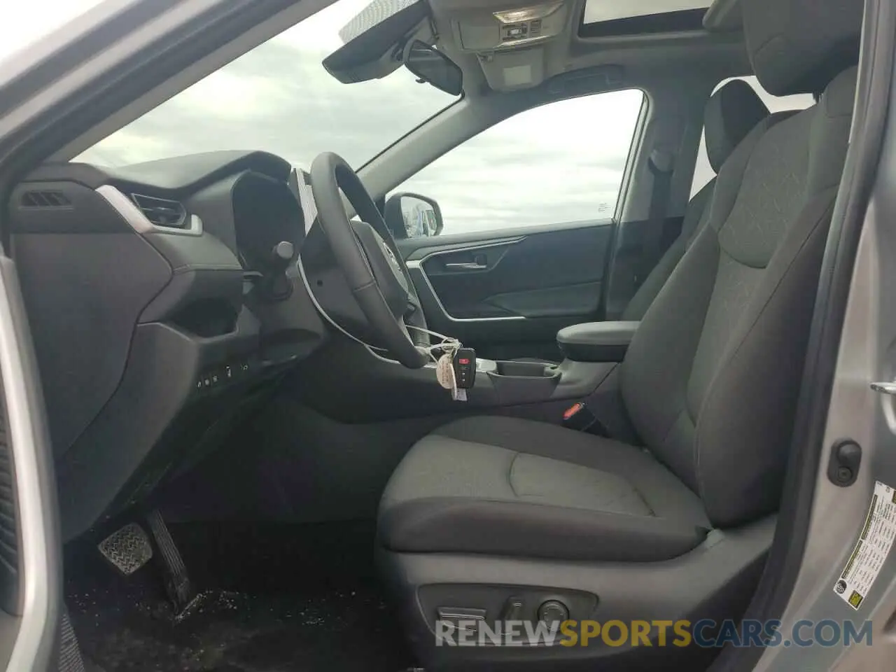 7 Photograph of a damaged car 2T3P1RFV7PC374681 TOYOTA RAV4 2023