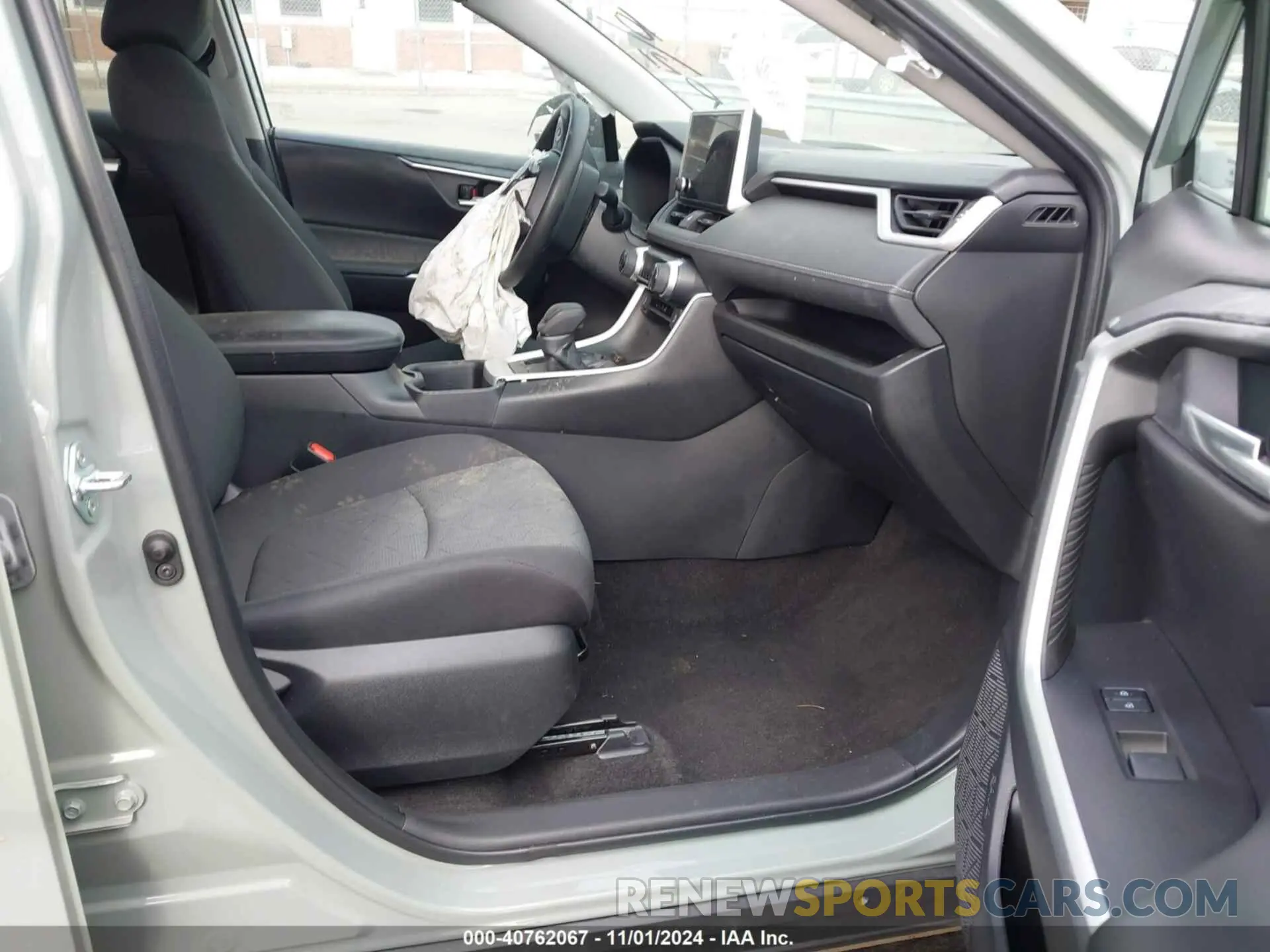 5 Photograph of a damaged car 2T3P1RFV7PW392337 TOYOTA RAV4 2023