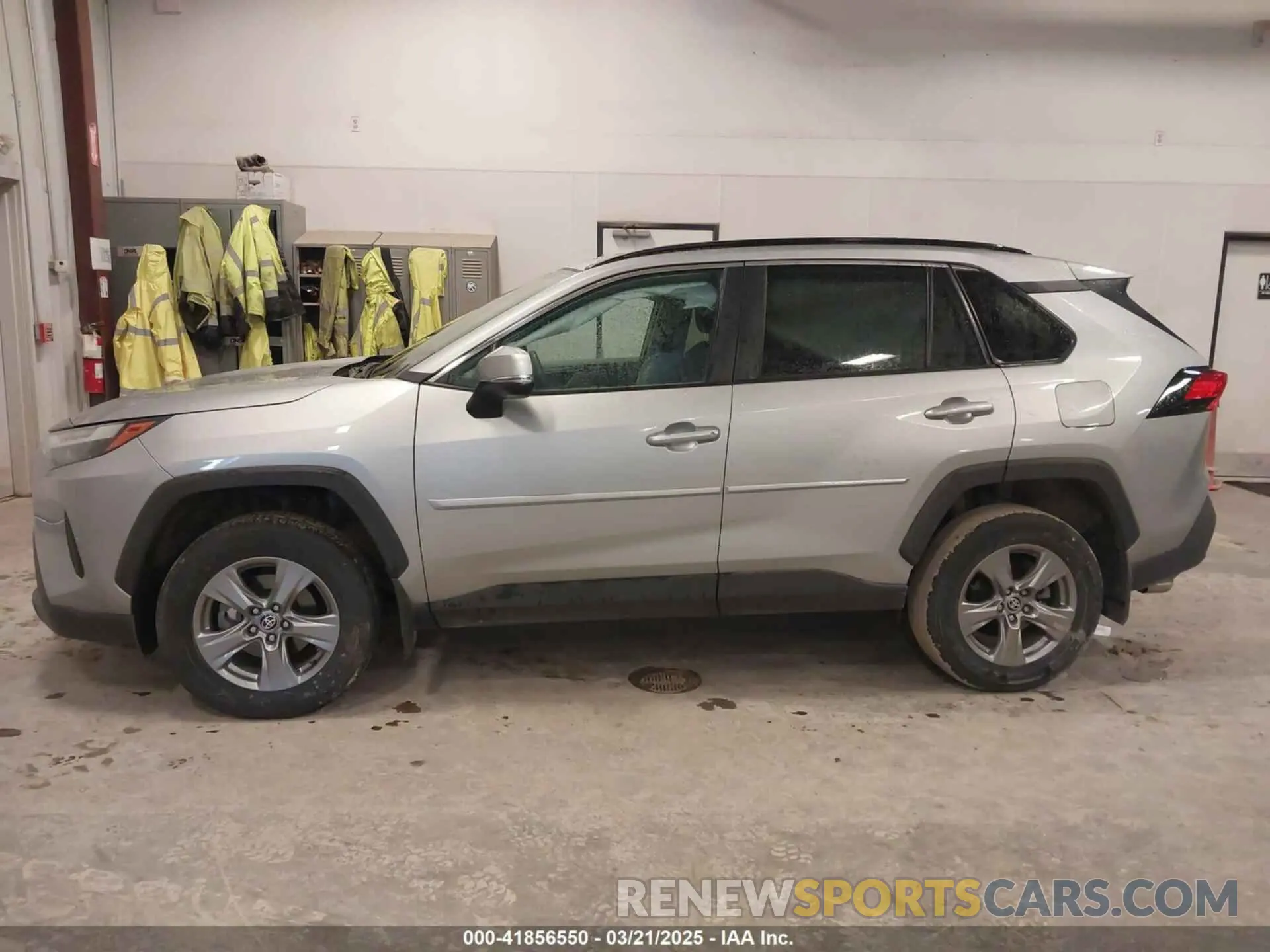 14 Photograph of a damaged car 2T3P1RFV7PW398770 TOYOTA RAV4 2023