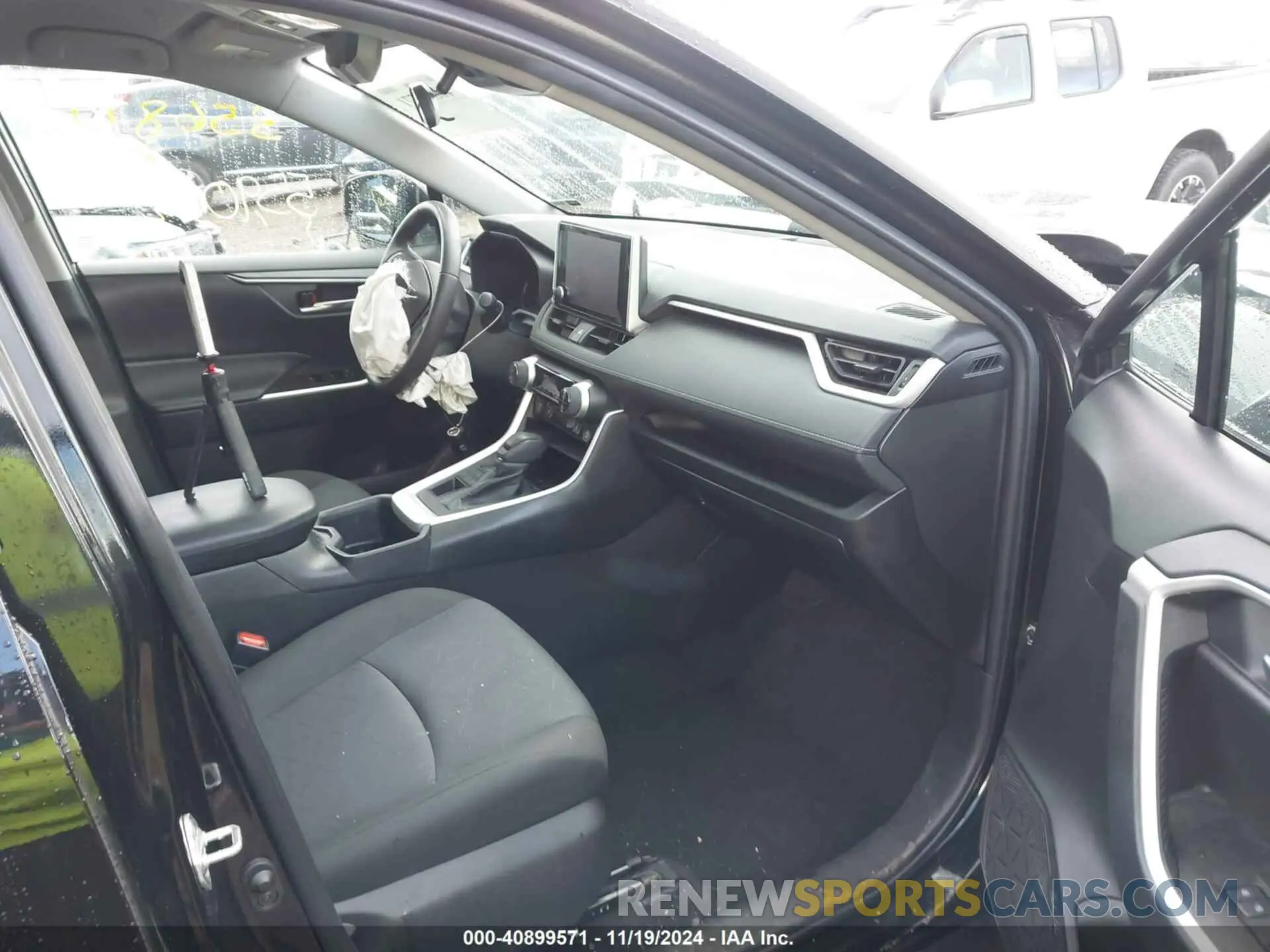 5 Photograph of a damaged car 2T3P1RFV8PC356870 TOYOTA RAV4 2023