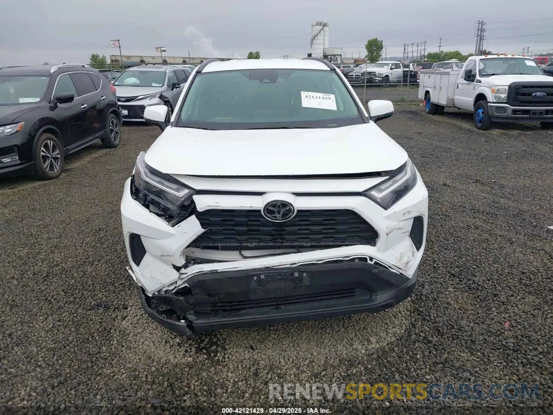 12 Photograph of a damaged car 2T3P1RFV8PW345799 TOYOTA RAV4 2023