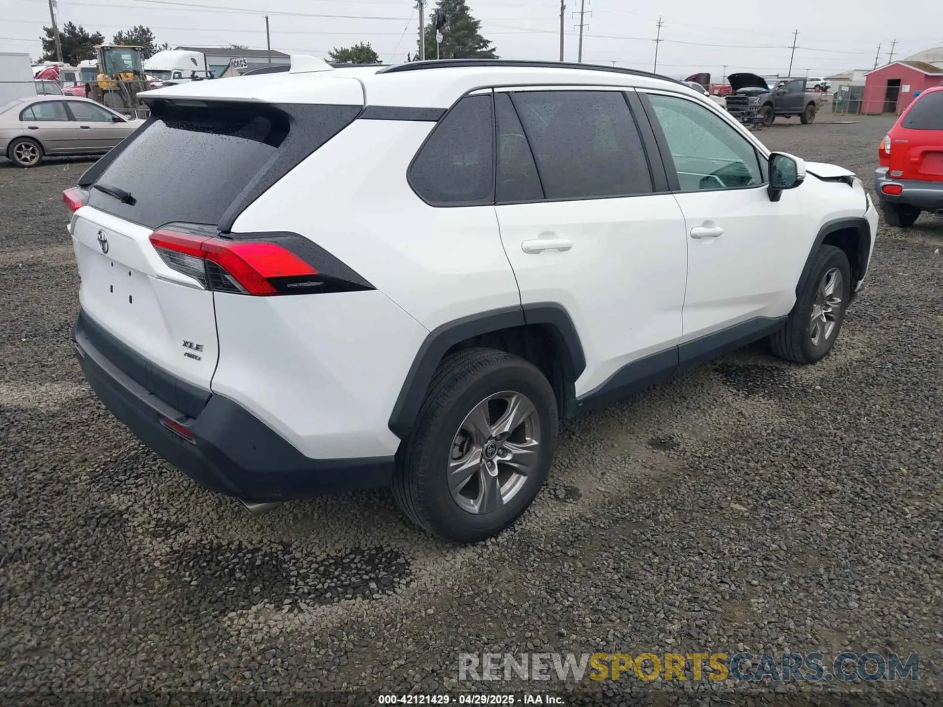 4 Photograph of a damaged car 2T3P1RFV8PW345799 TOYOTA RAV4 2023