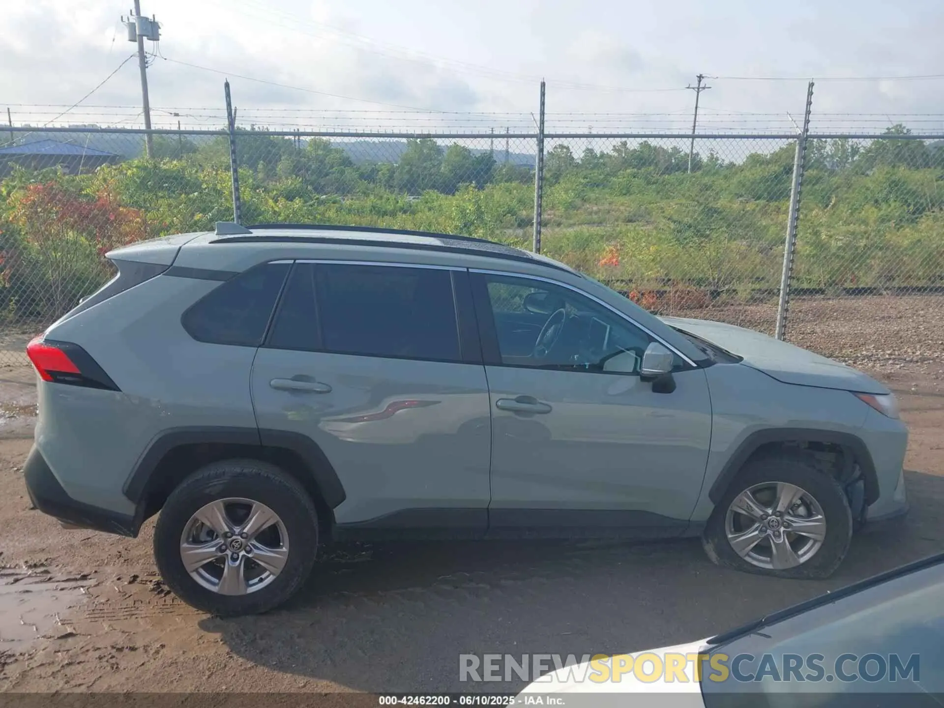 14 Photograph of a damaged car 2T3P1RFV8PW353465 TOYOTA RAV4 2023
