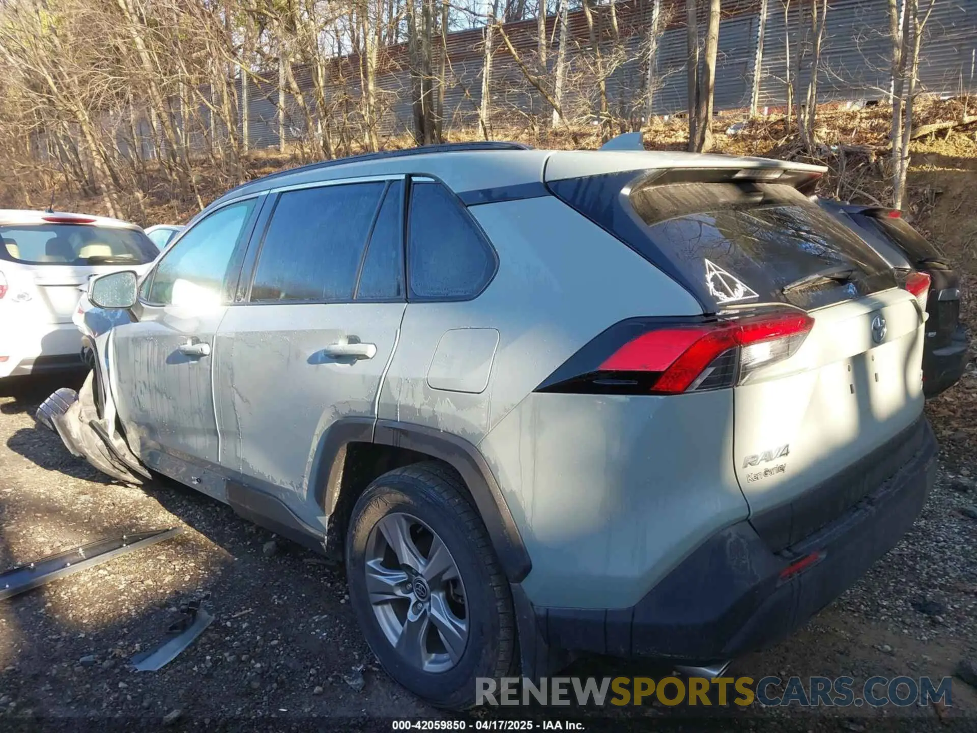 3 Photograph of a damaged car 2T3P1RFV8PW402471 TOYOTA RAV4 2023