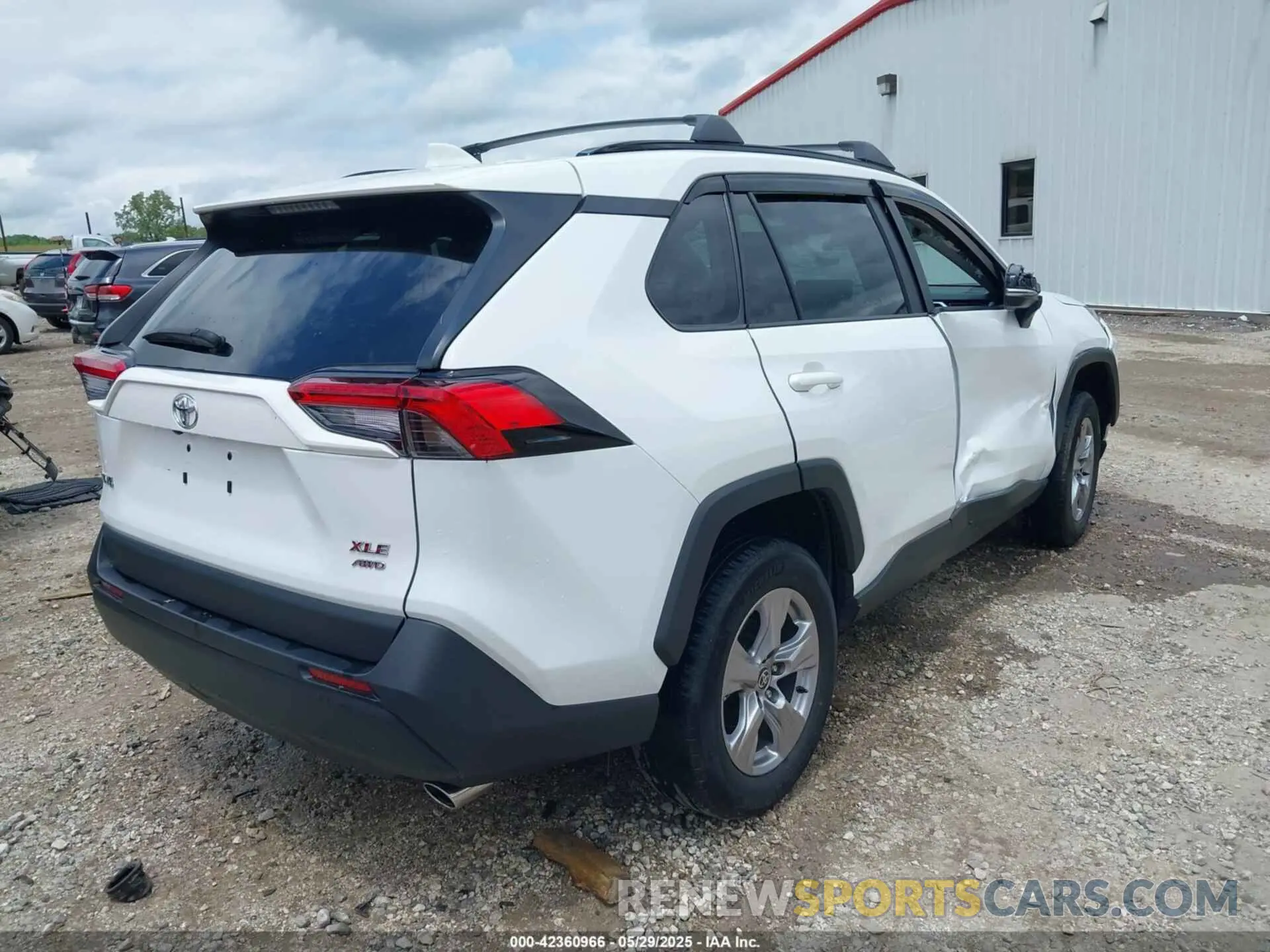 4 Photograph of a damaged car 2T3P1RFVXPW356030 TOYOTA RAV4 2023