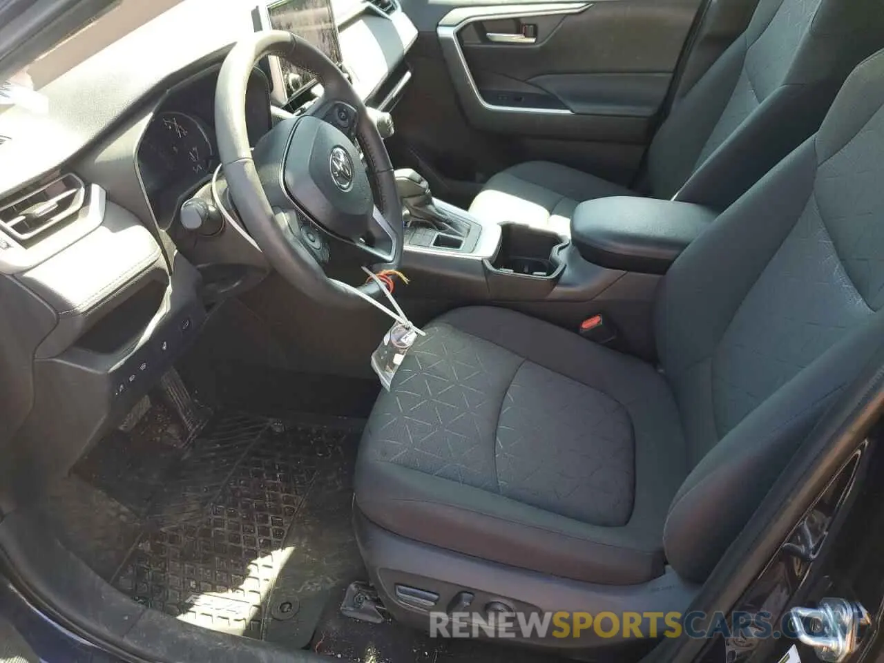 7 Photograph of a damaged car 2T3R1RFV4PW382583 TOYOTA RAV4 2023