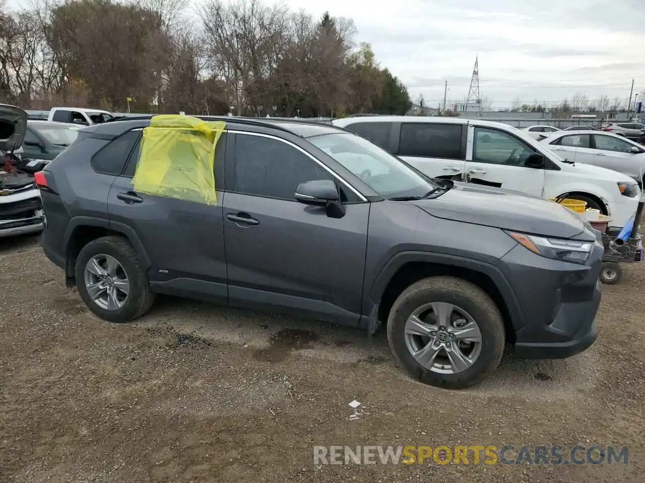 4 Photograph of a damaged car 2T3RWRFV8PW166950 TOYOTA RAV4 2023