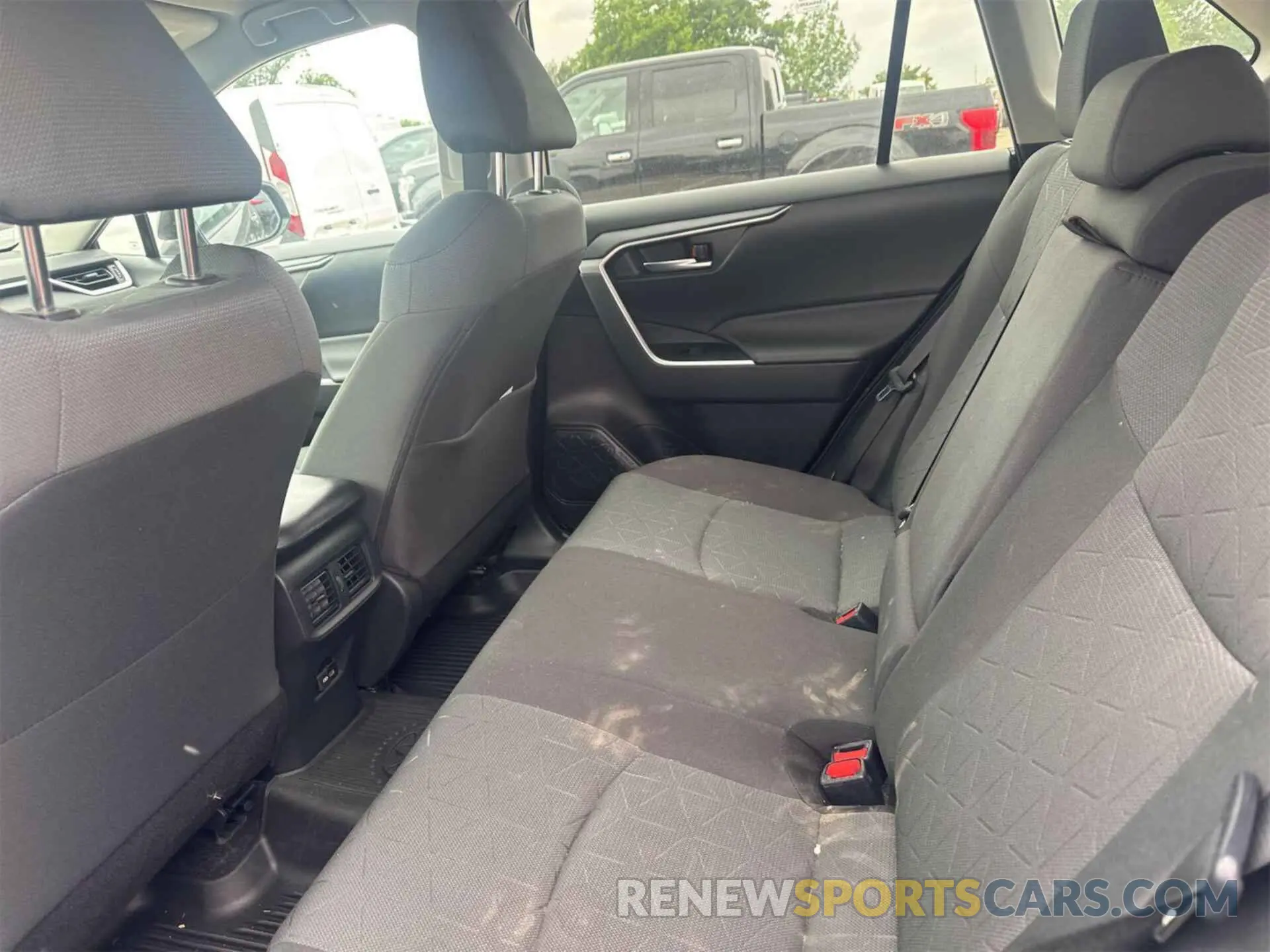 5 Photograph of a damaged car 2T3RWRFV8PW174496 TOYOTA RAV4 2023
