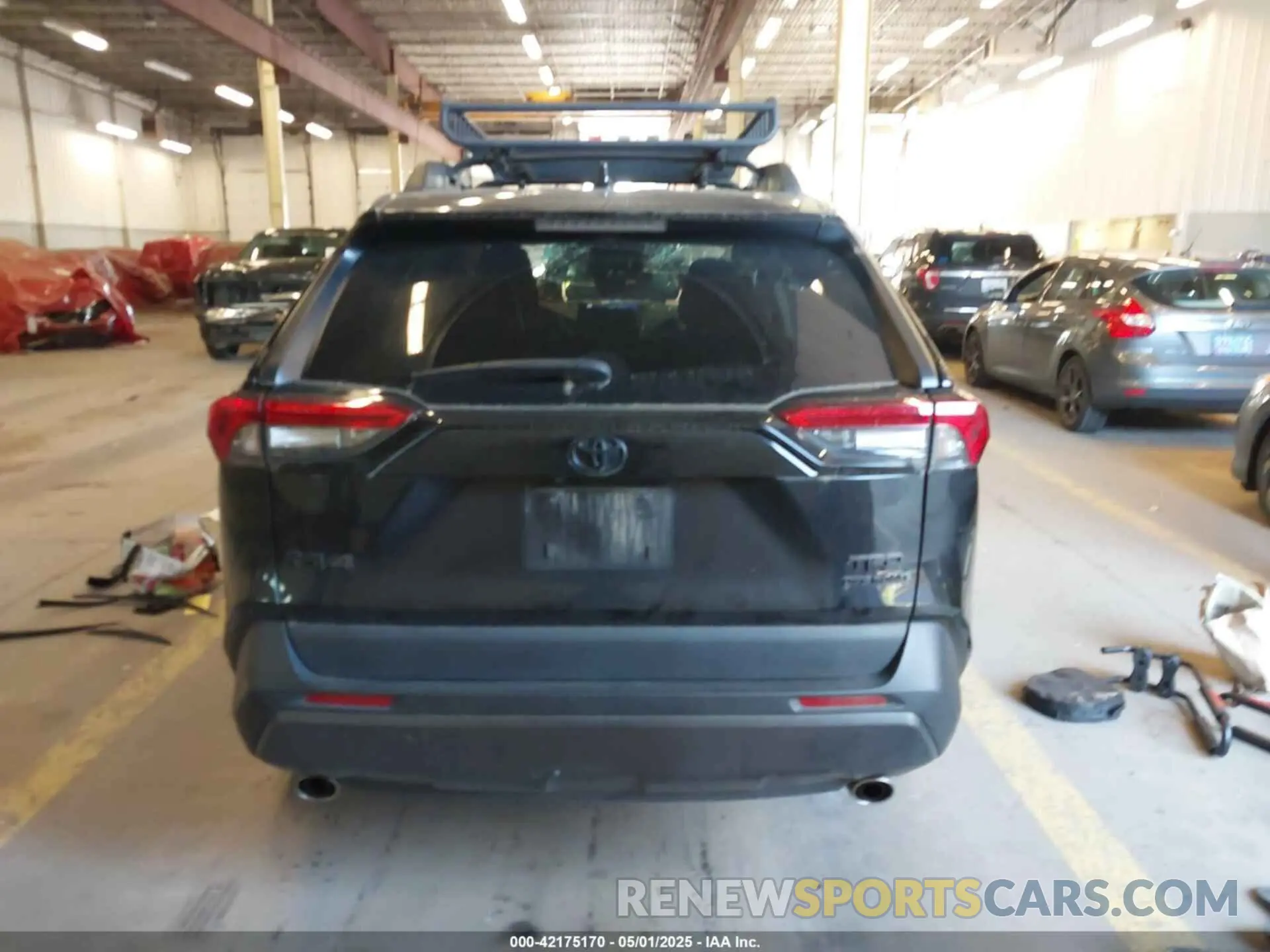 17 Photograph of a damaged car 2T3S1RFV1PW333231 TOYOTA RAV4 2023